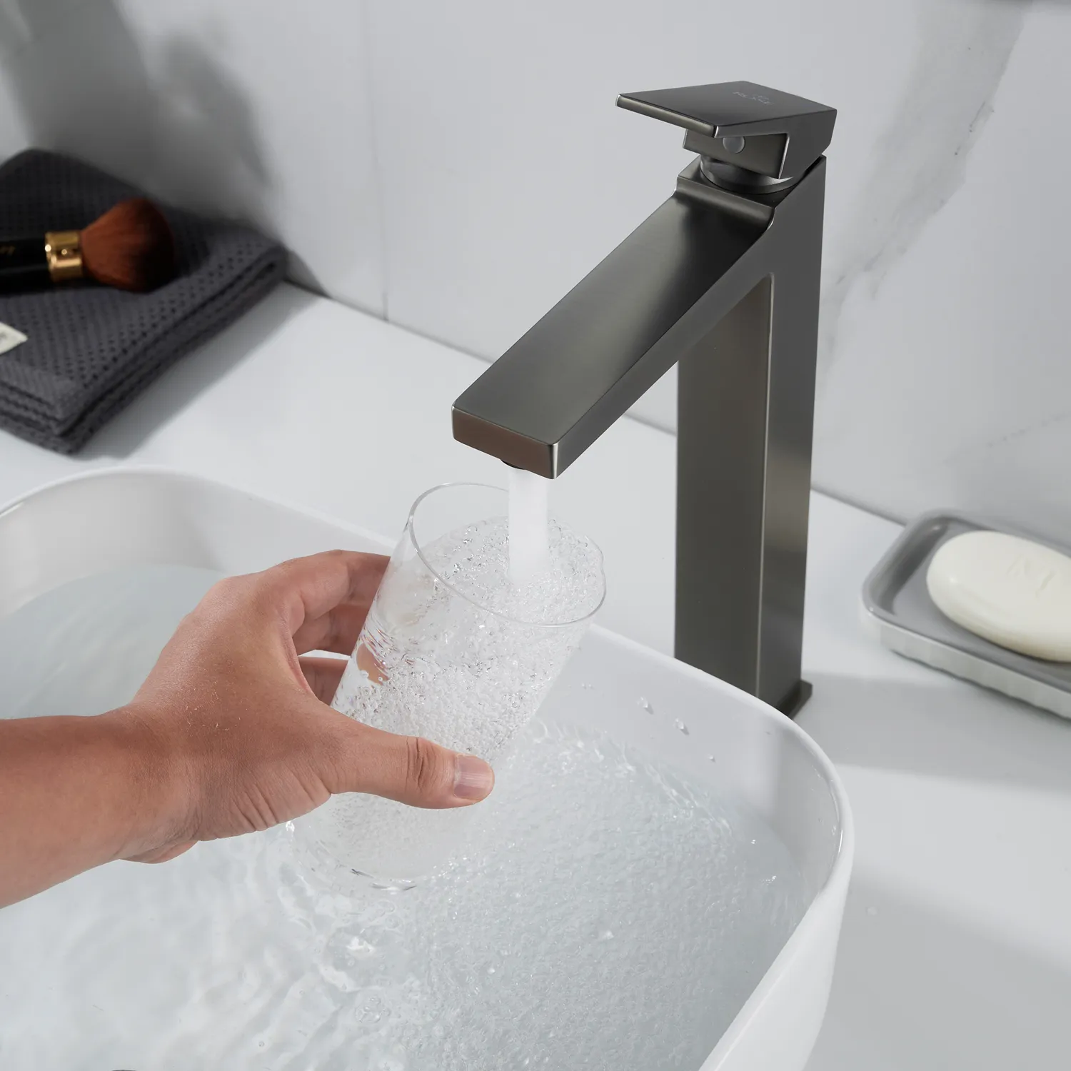 Смеситель для раковины высокий Rose R2811T, оружейная сталь