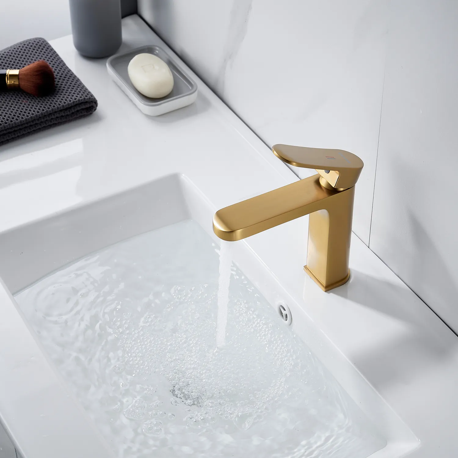 Смеситель для раковины Shevanik S4501G, золотой сатин