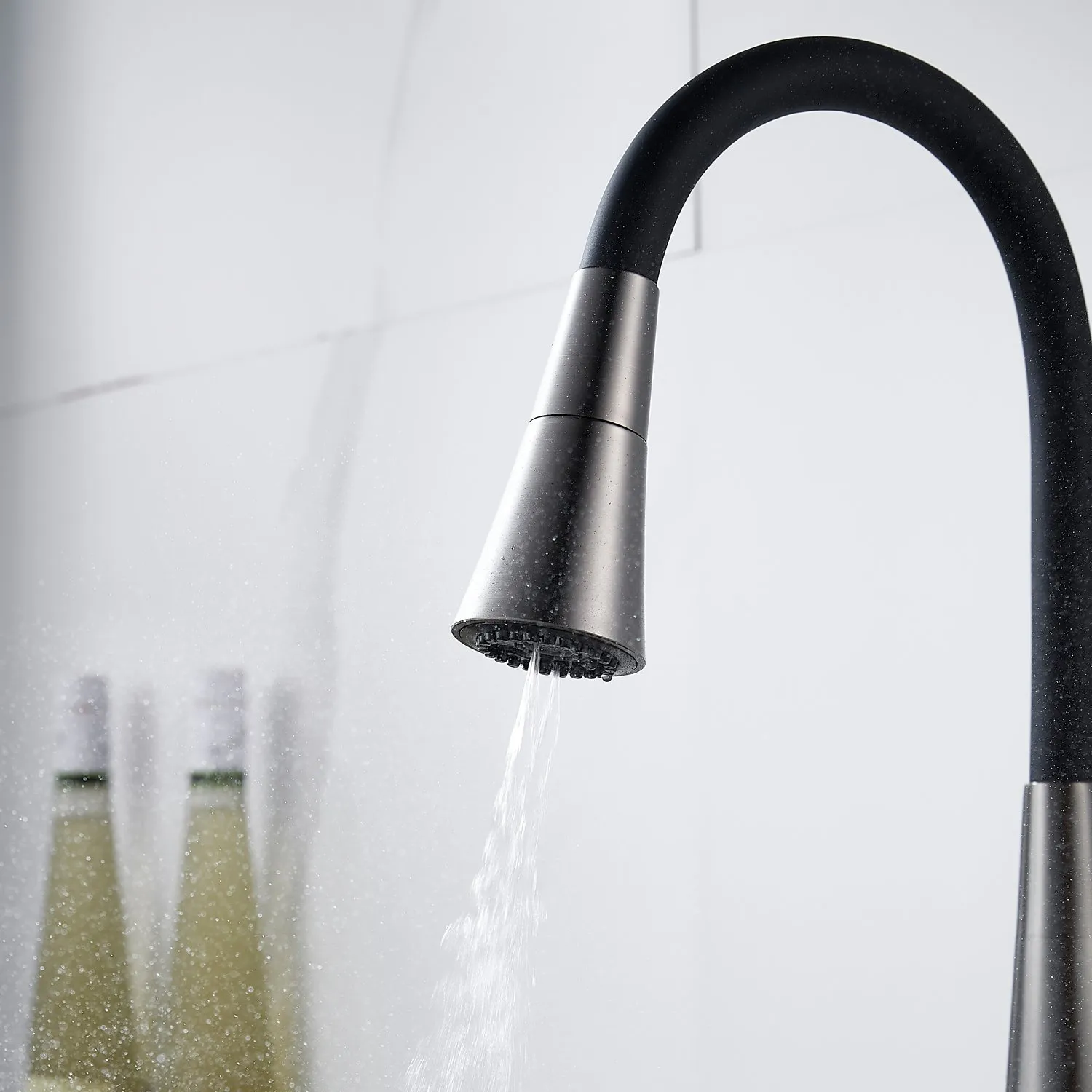 Смеситель для кухни с гибким изливом и режимом "душ" Rose R213T, оружейная сталь