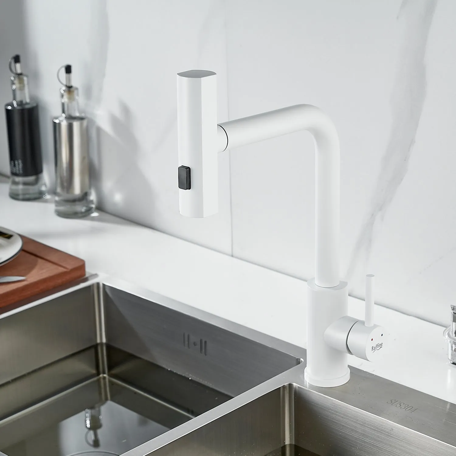 Смеситель для кухни с мультифункциональным изливом Raffine F203C, белый