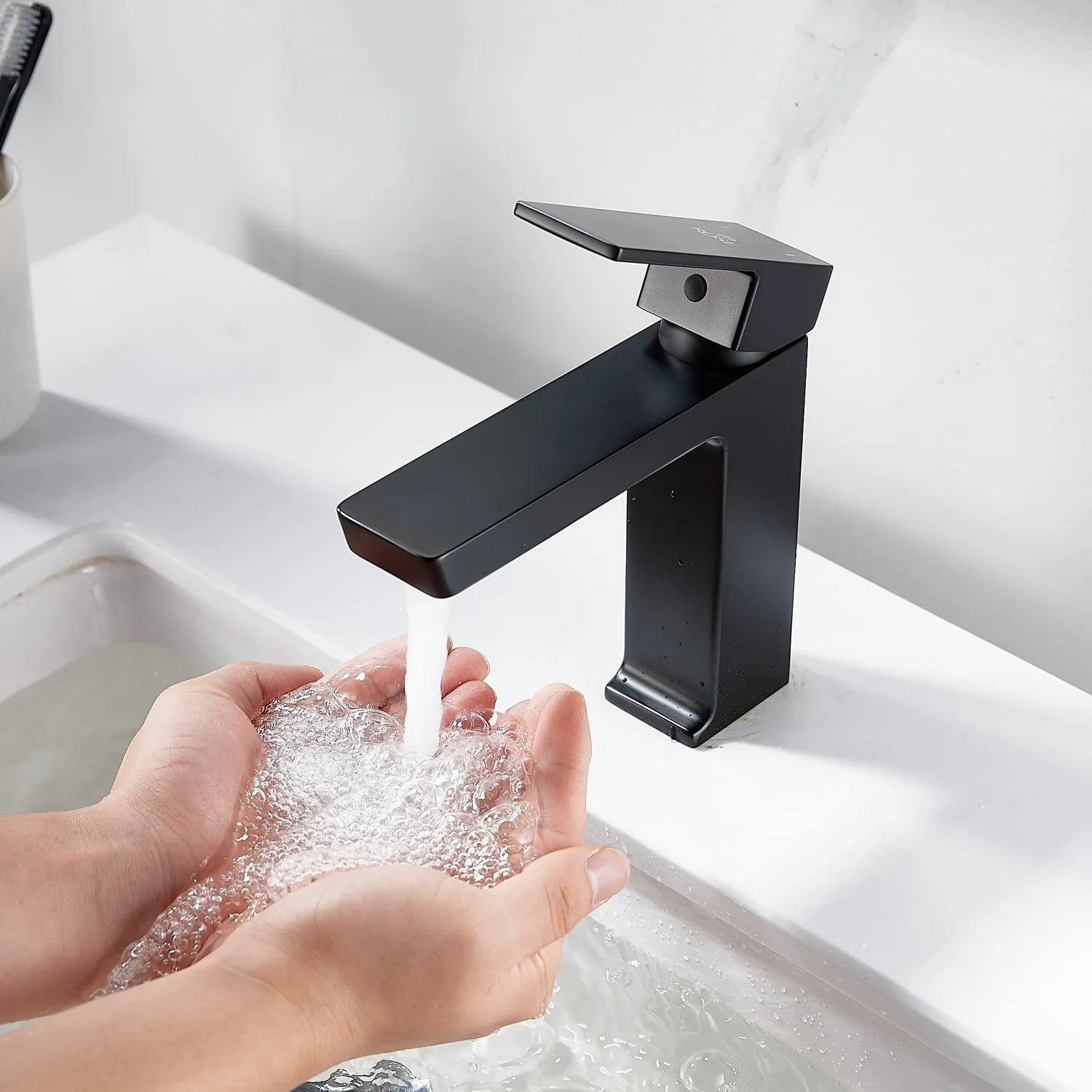 Смеситель для раковины Rose R1801H-1, черный