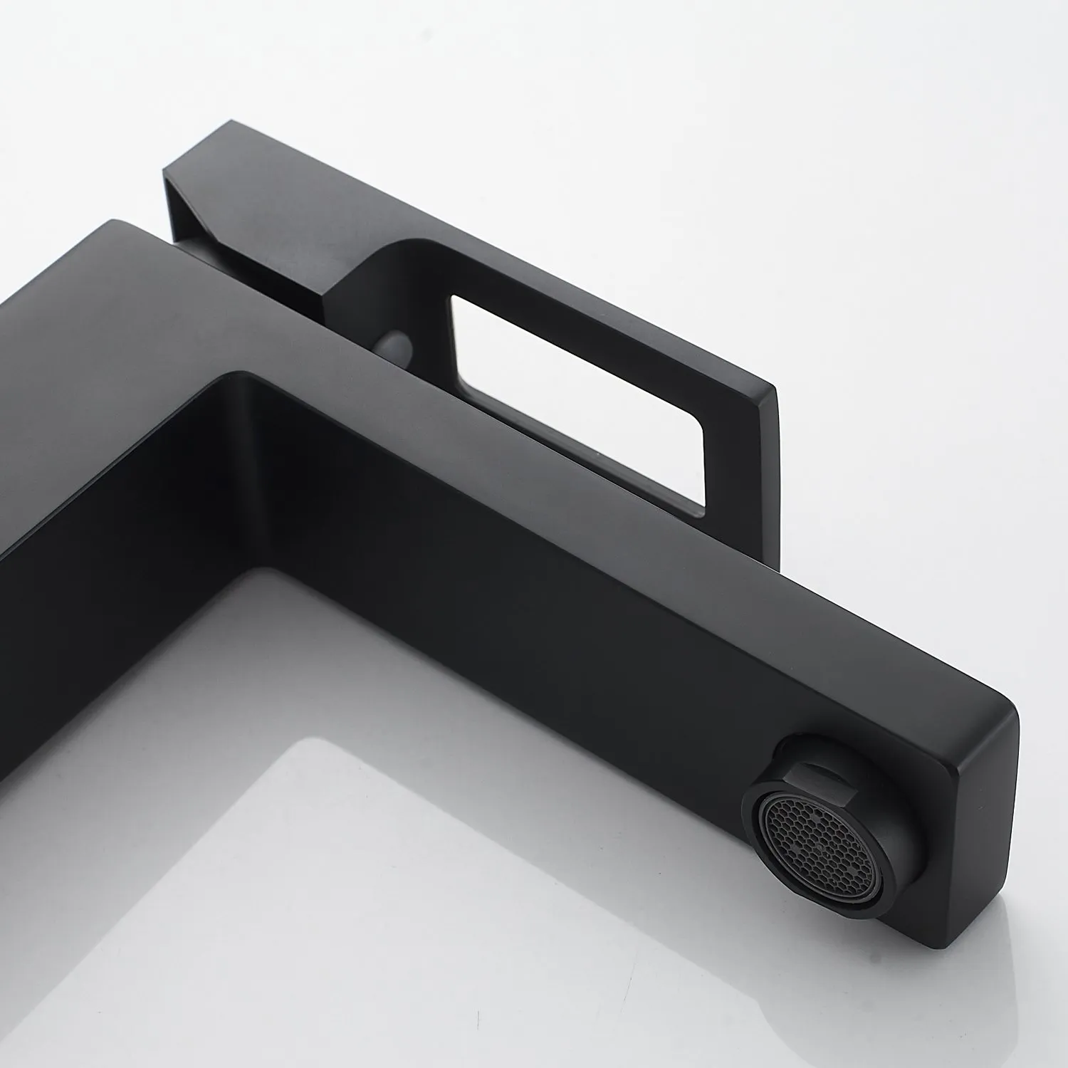 Смеситель для раковины Raffine F0196H, черный