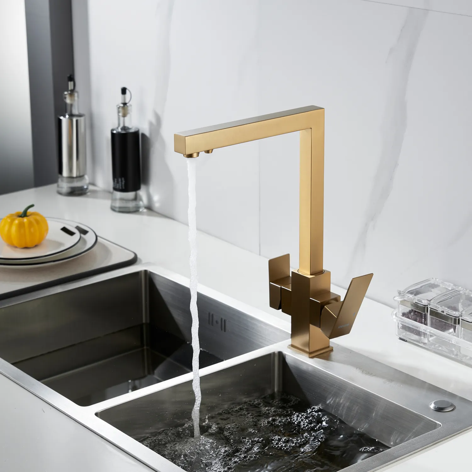 Смеситель для кухни с подключением фильтра Shevanik S148G, золотой сатин