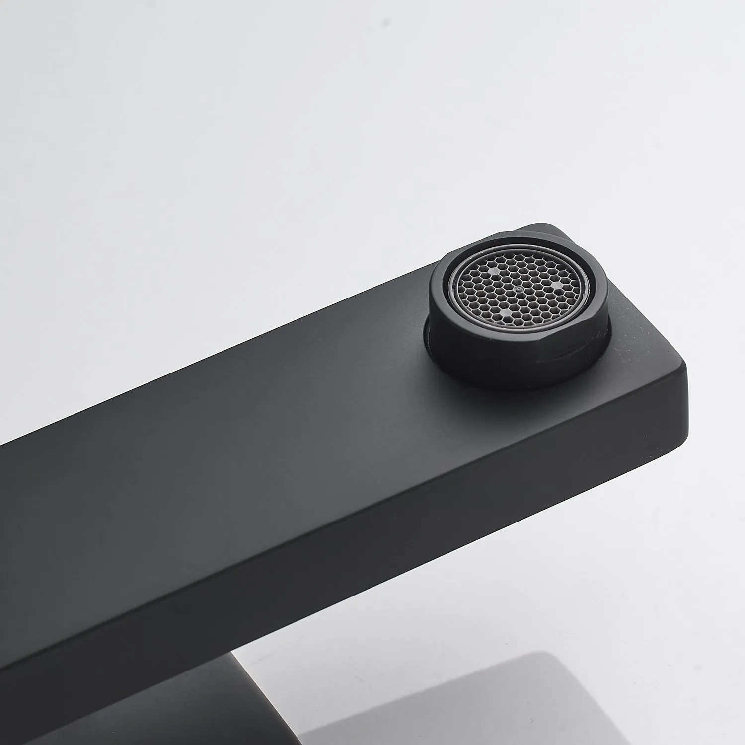 Смеситель для раковины Shevanik S9601H, черный