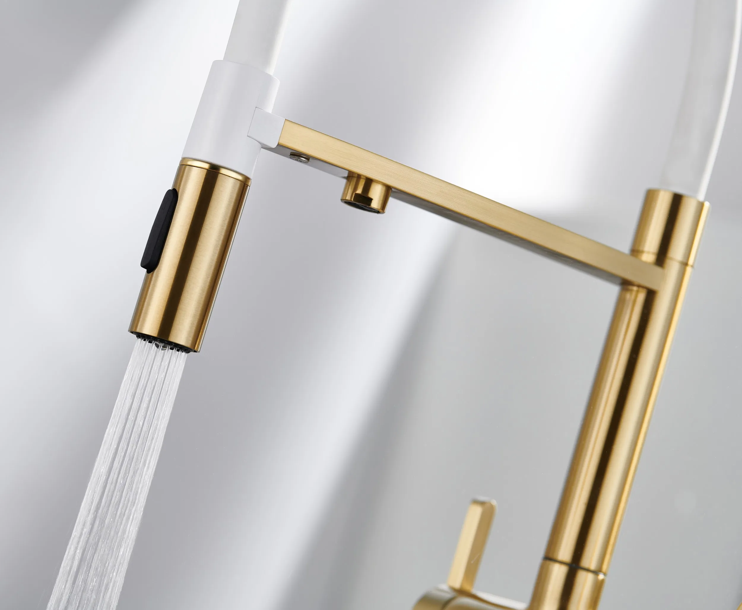 Смеситель для кухни с подключением фильтра для воды Rose R458G, золотой сатин