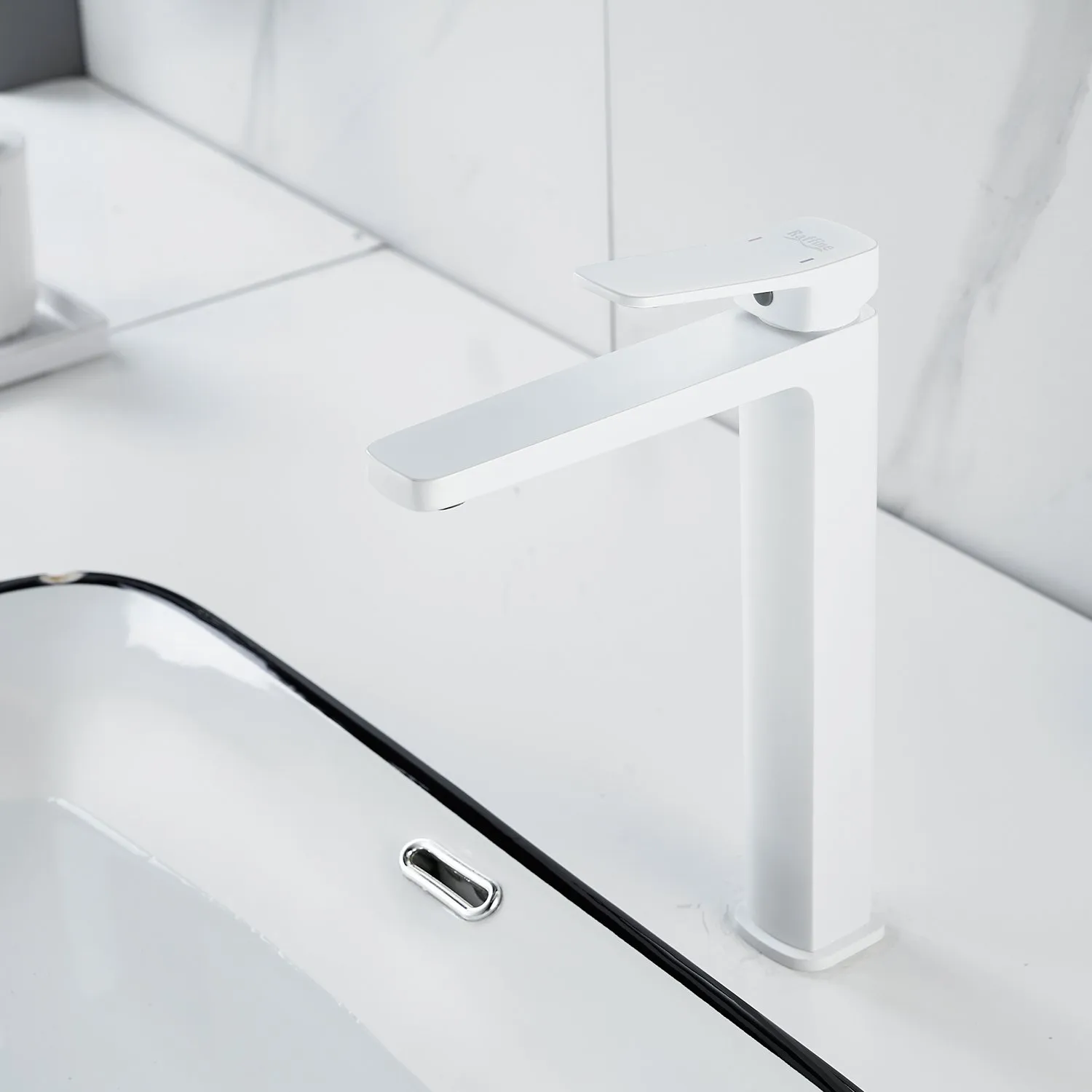 Смеситель для раковины высокий  Raffine F1199C, белый