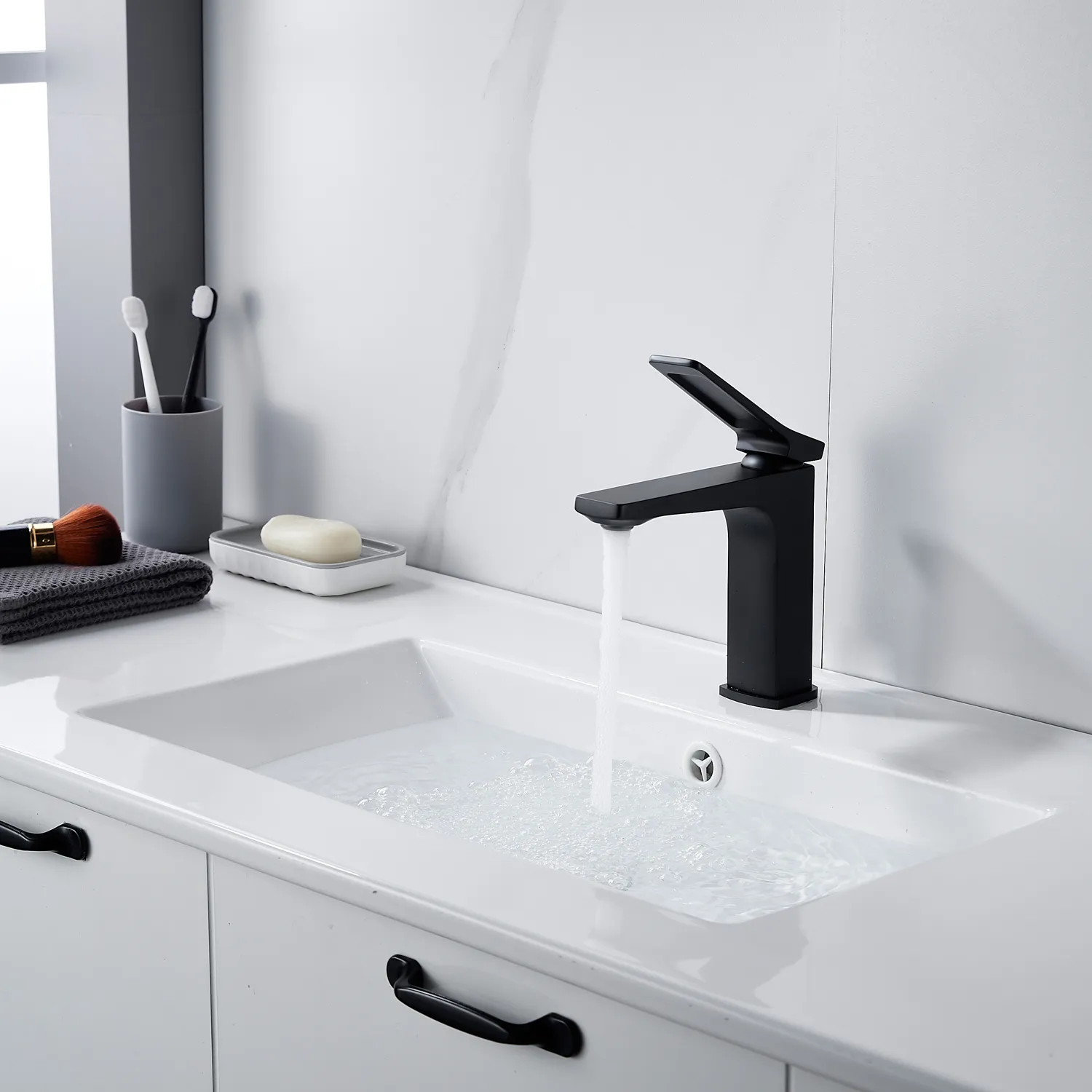 Смеситель для раковины Shevanik S4601H, черный