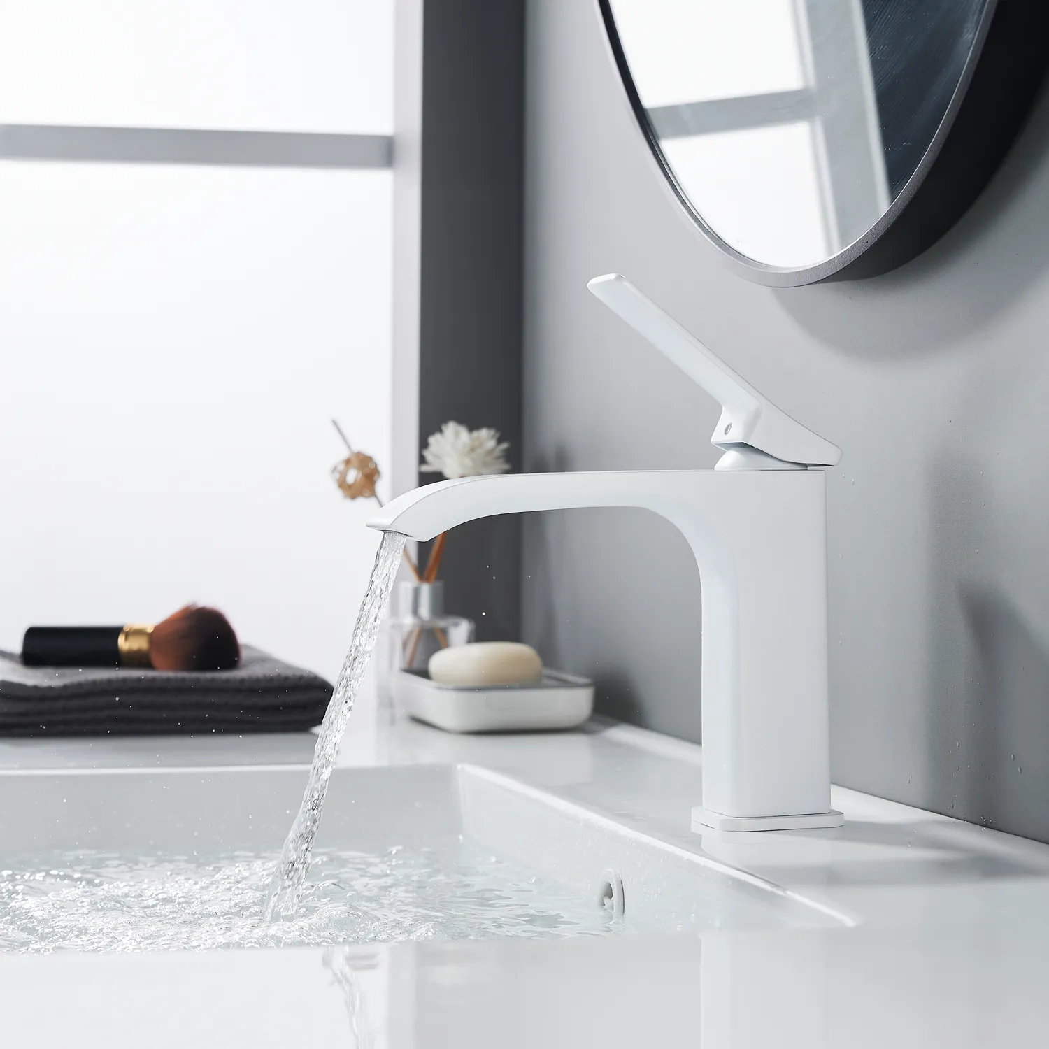 Смеситель для раковины Shevanik S4001C, белый