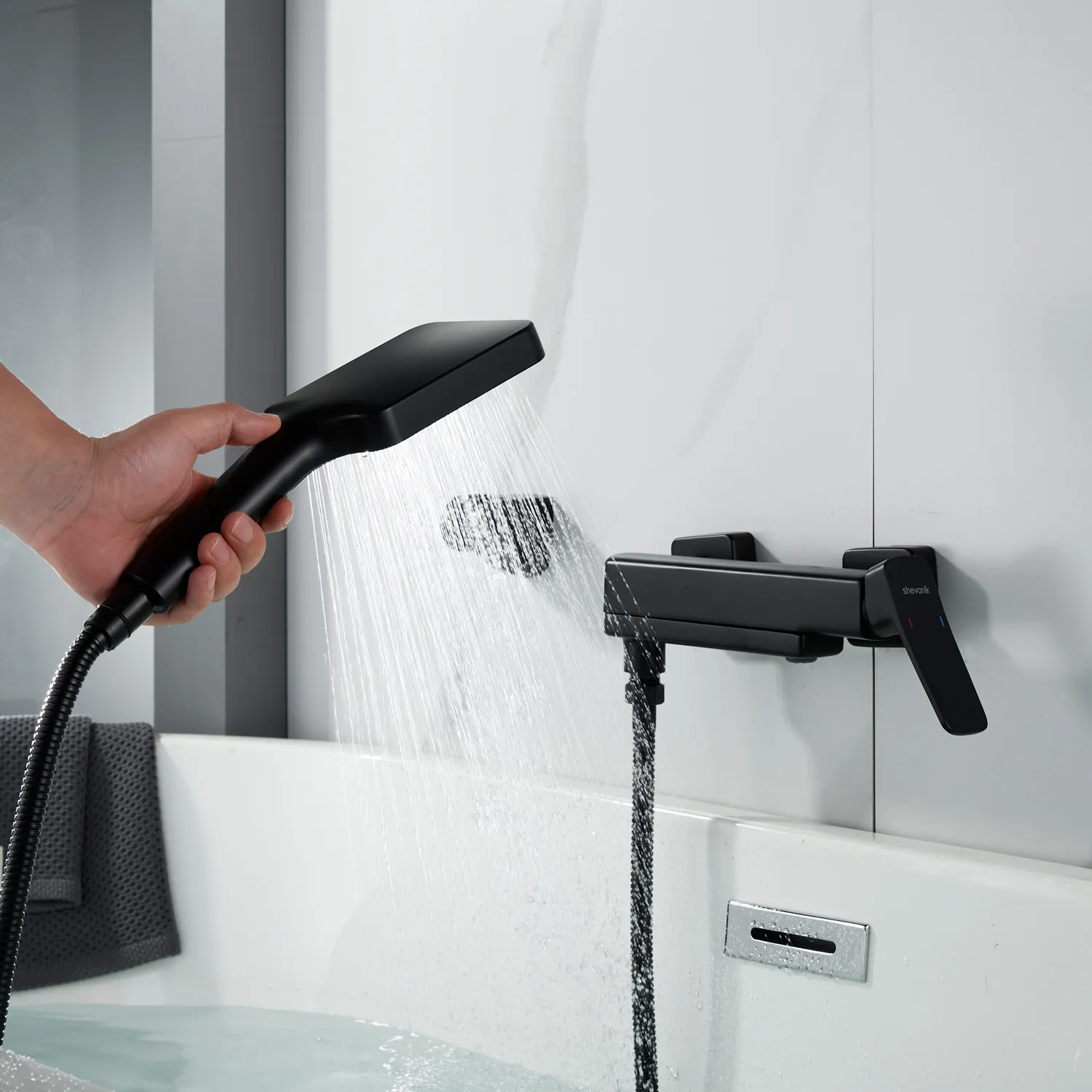 Смеситель для ванны Shevanik S9952H, черный