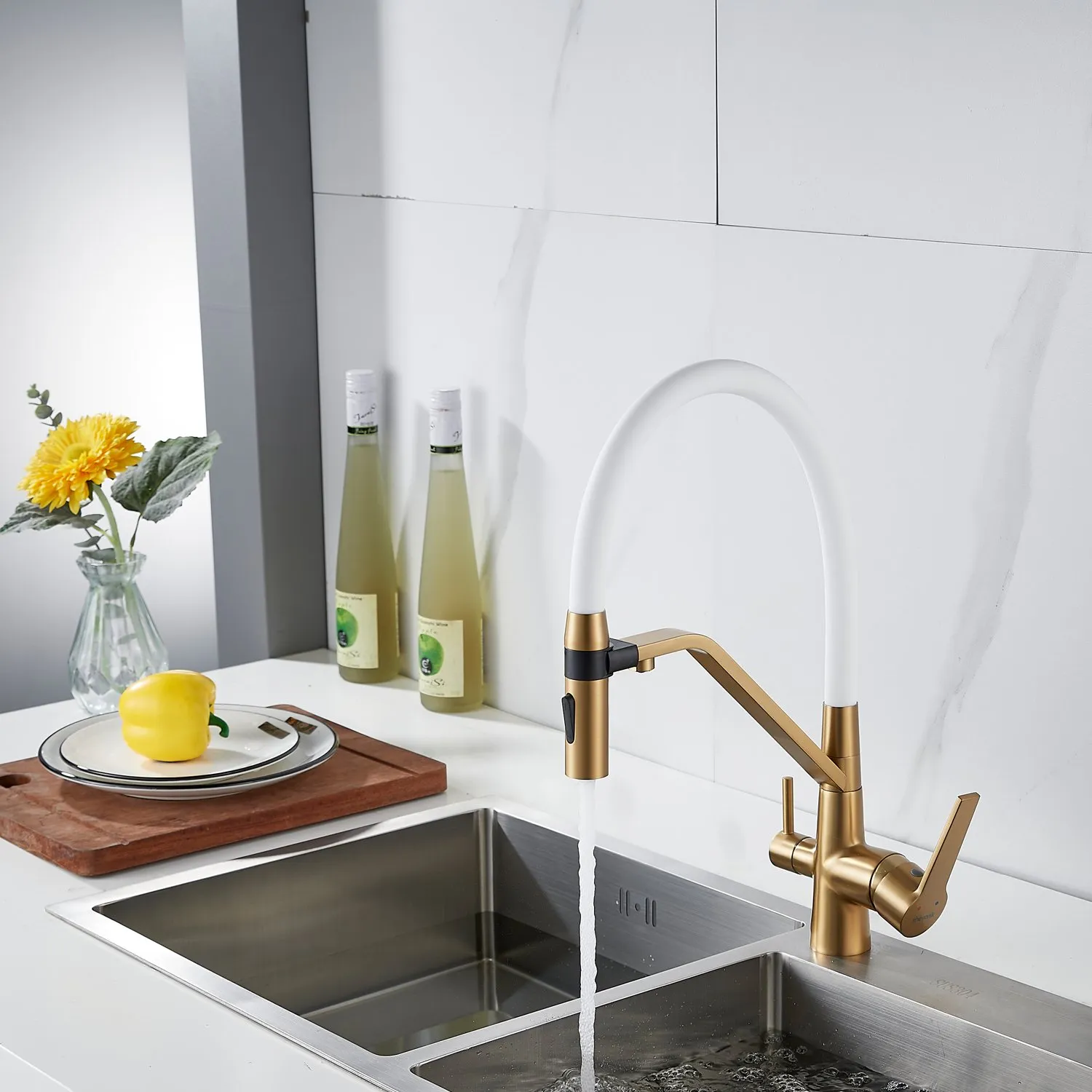 Смеситель для кухни с гибким изливом и подключением фильтра Shevanik S278G, золотой сатин