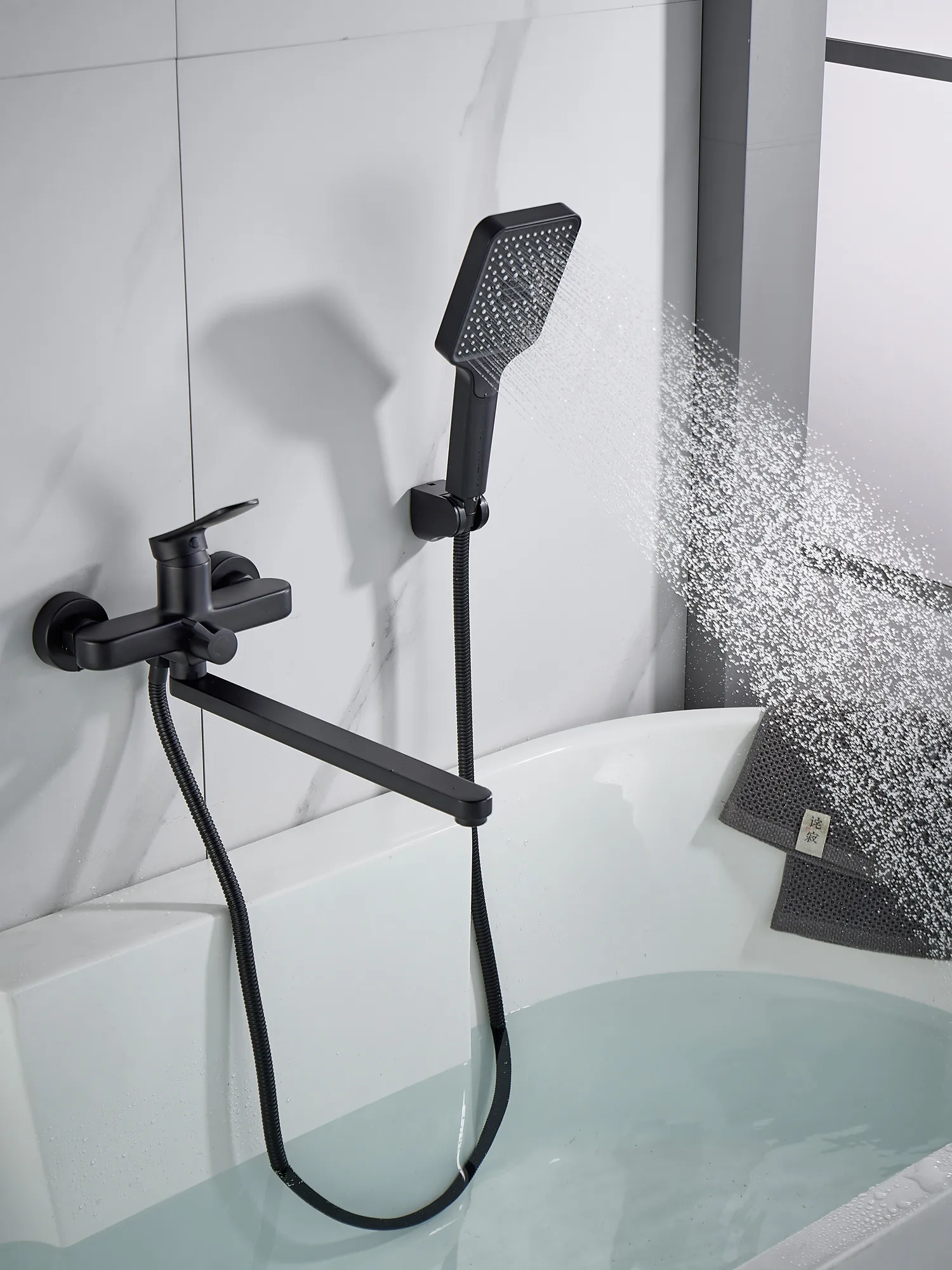 Смеситель для ванны Shevanik S4522H, черный