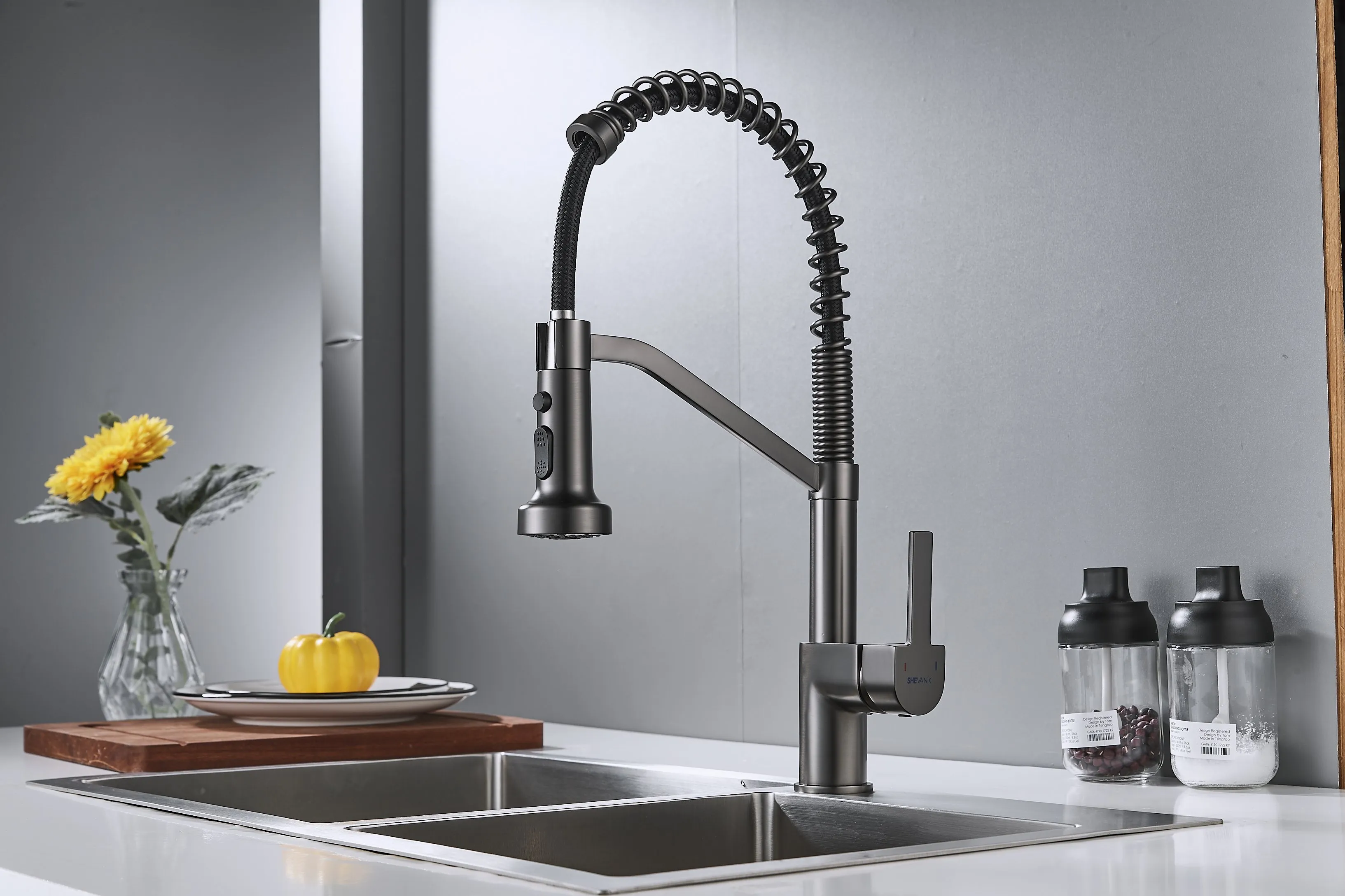 Смеситель для кухни с гибким изливом Shevanik S963T, оружейная сталь
