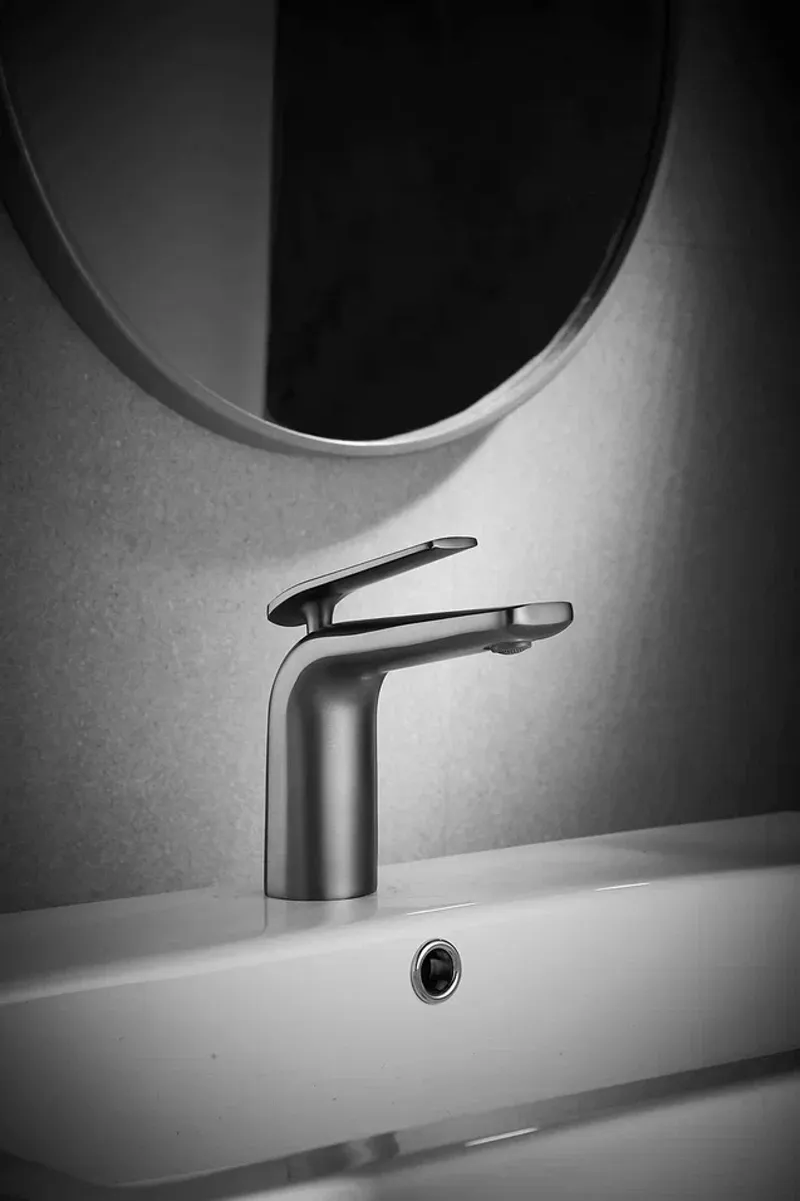 Смеситель для раковины Rose R39T R3901T, оружейная сталь