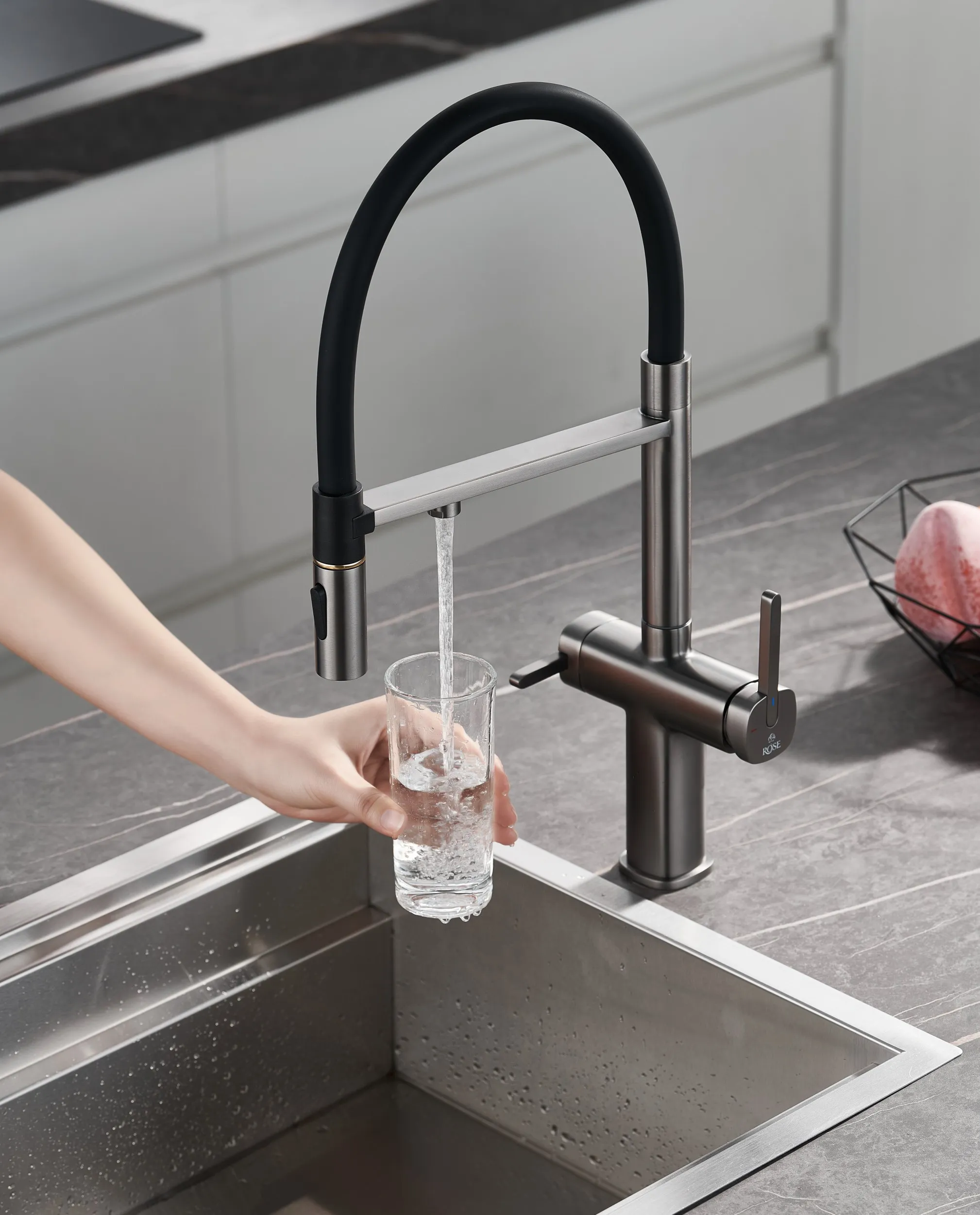 Смеситель для кухни с подключением фильтра для воды Rose R358T, оружейная сталь