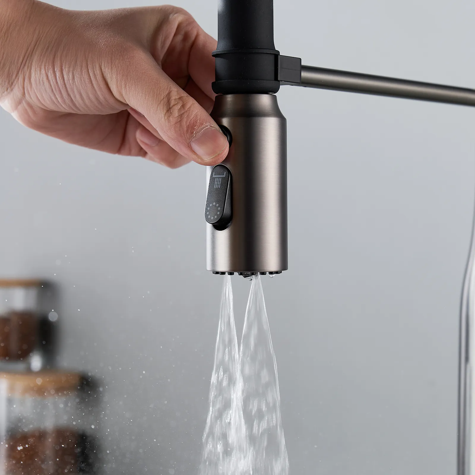 Смеситель для кухни с гибким изливом и режимом "душ" Shevanik S123T-3, оружейная сталь