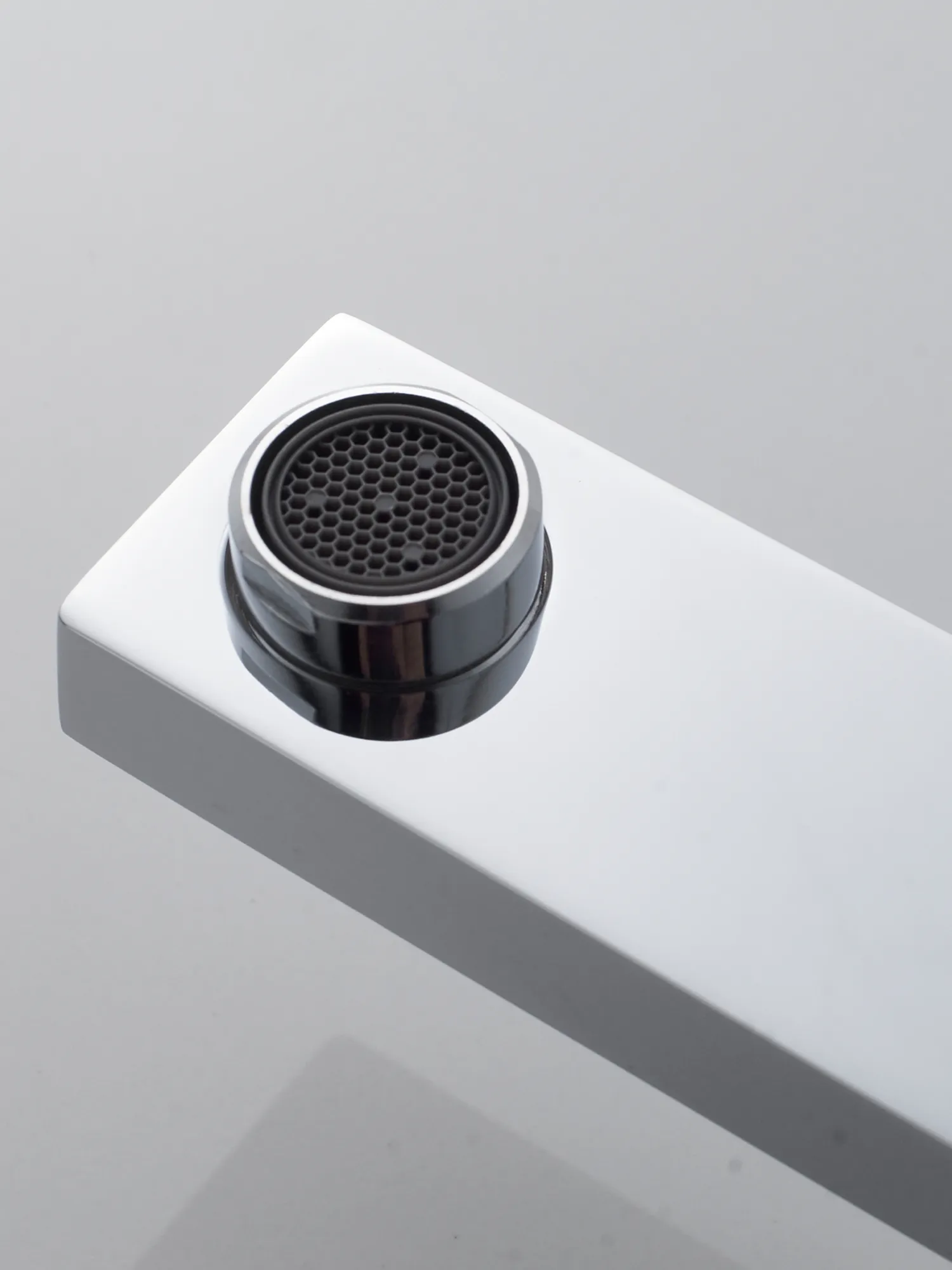 Смеситель для ванны Rose R2802, хром