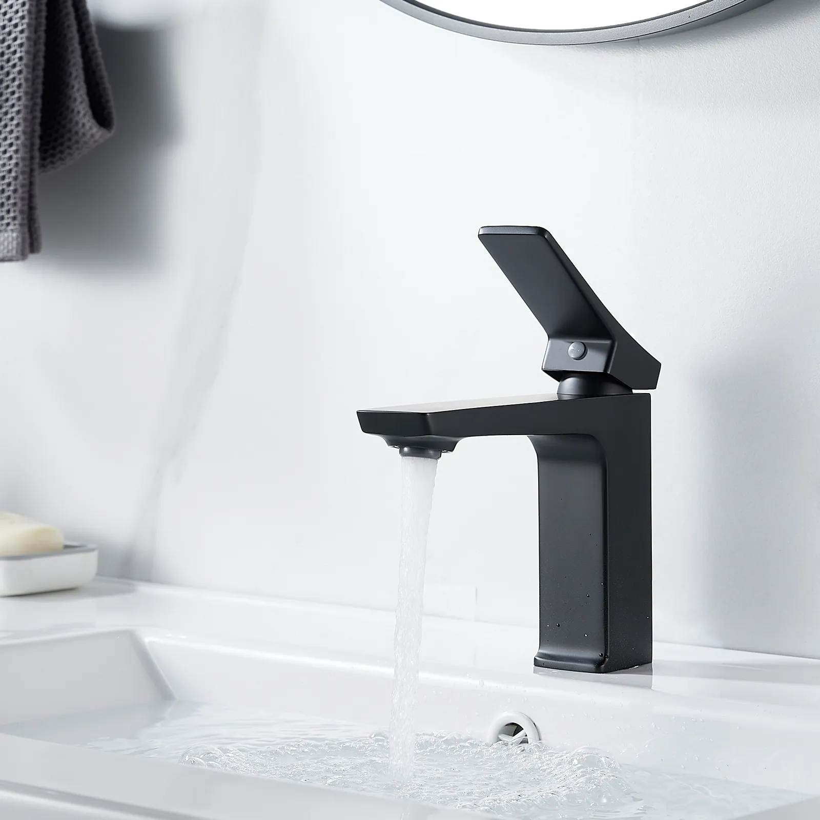 Смеситель для раковины Shevanik S4401H, черный