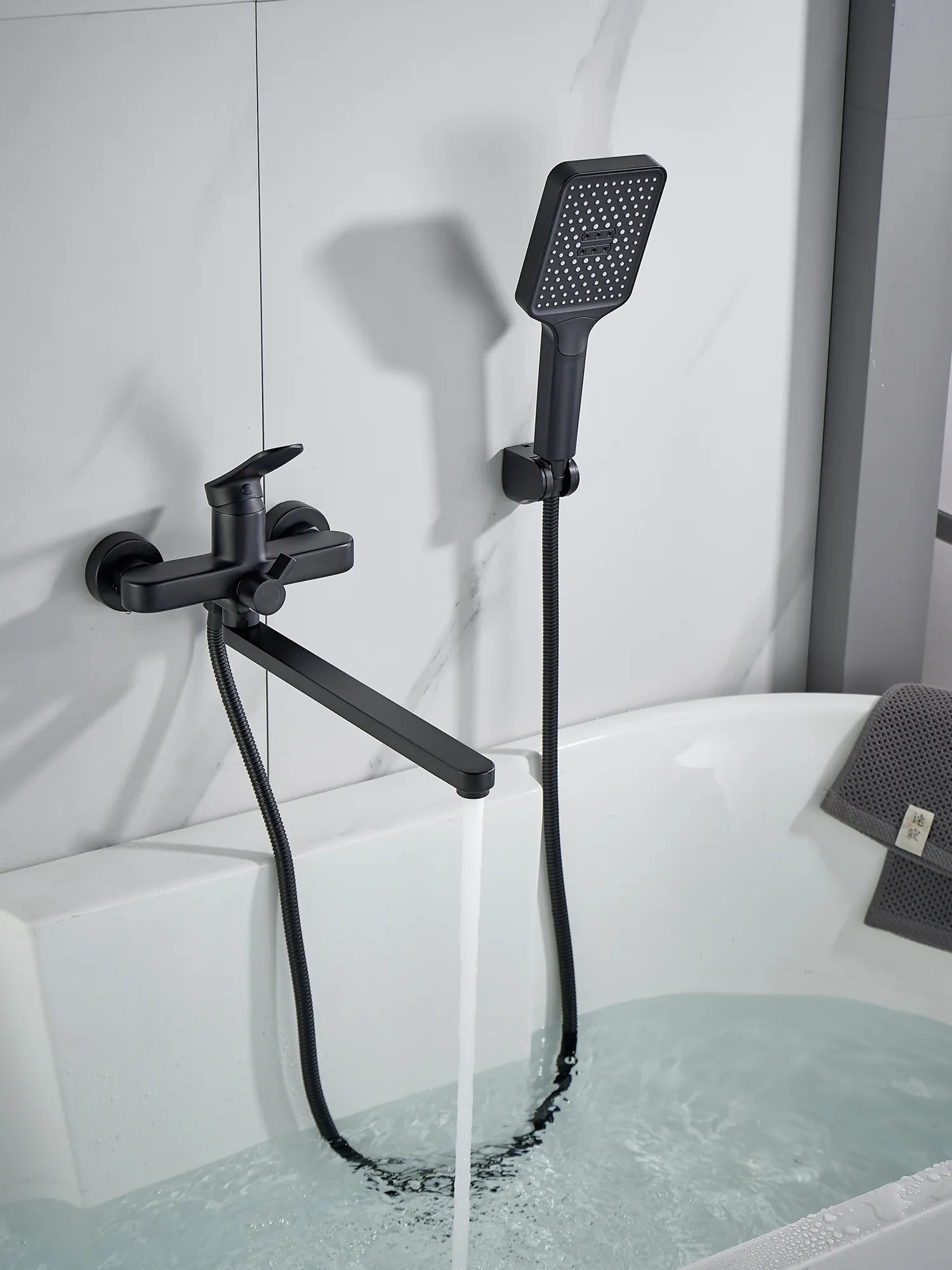 Смеситель для ванны Shevanik S4522H, черный