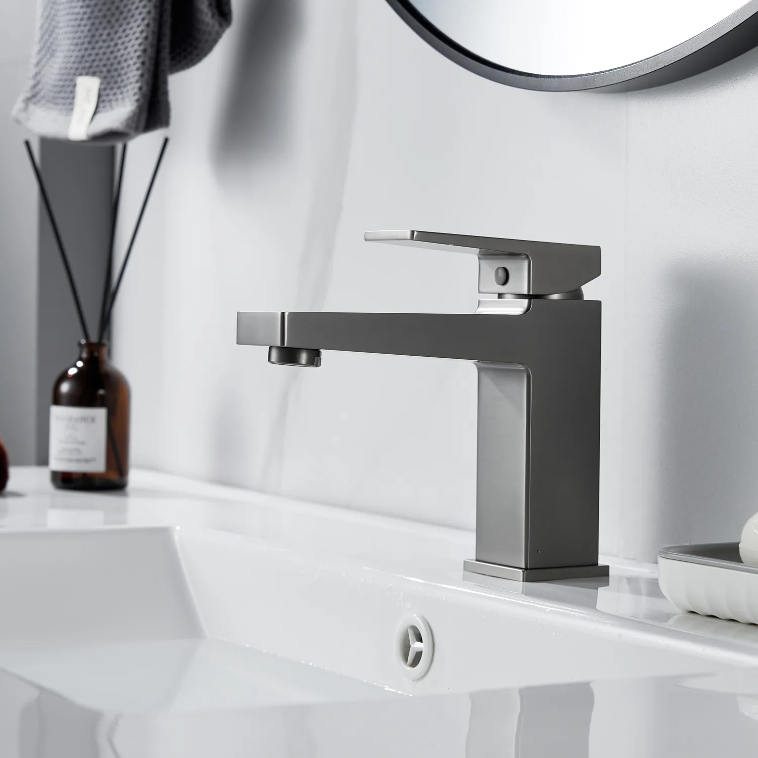 Смеситель для раковины Rose R2801T, оружейная сталь