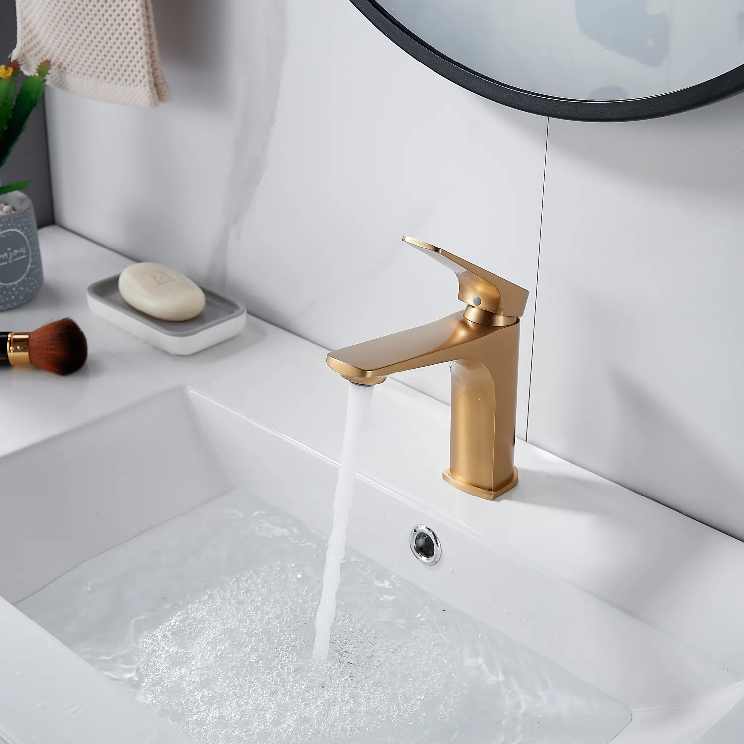 Смеситель для раковины Shevanik S4201G, золотой сатин