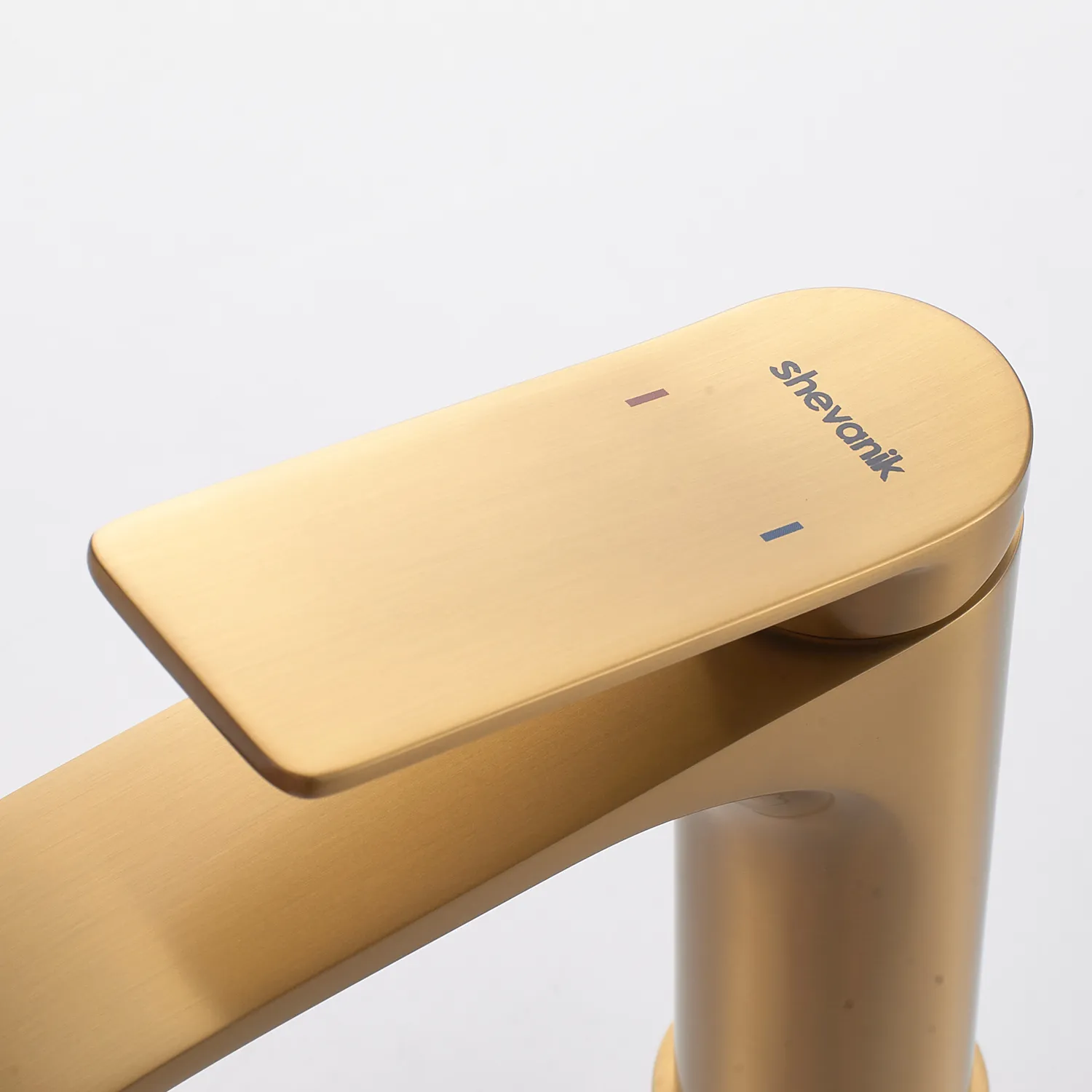 Смеситель для раковины Shevanik S4101G, золотой сатин