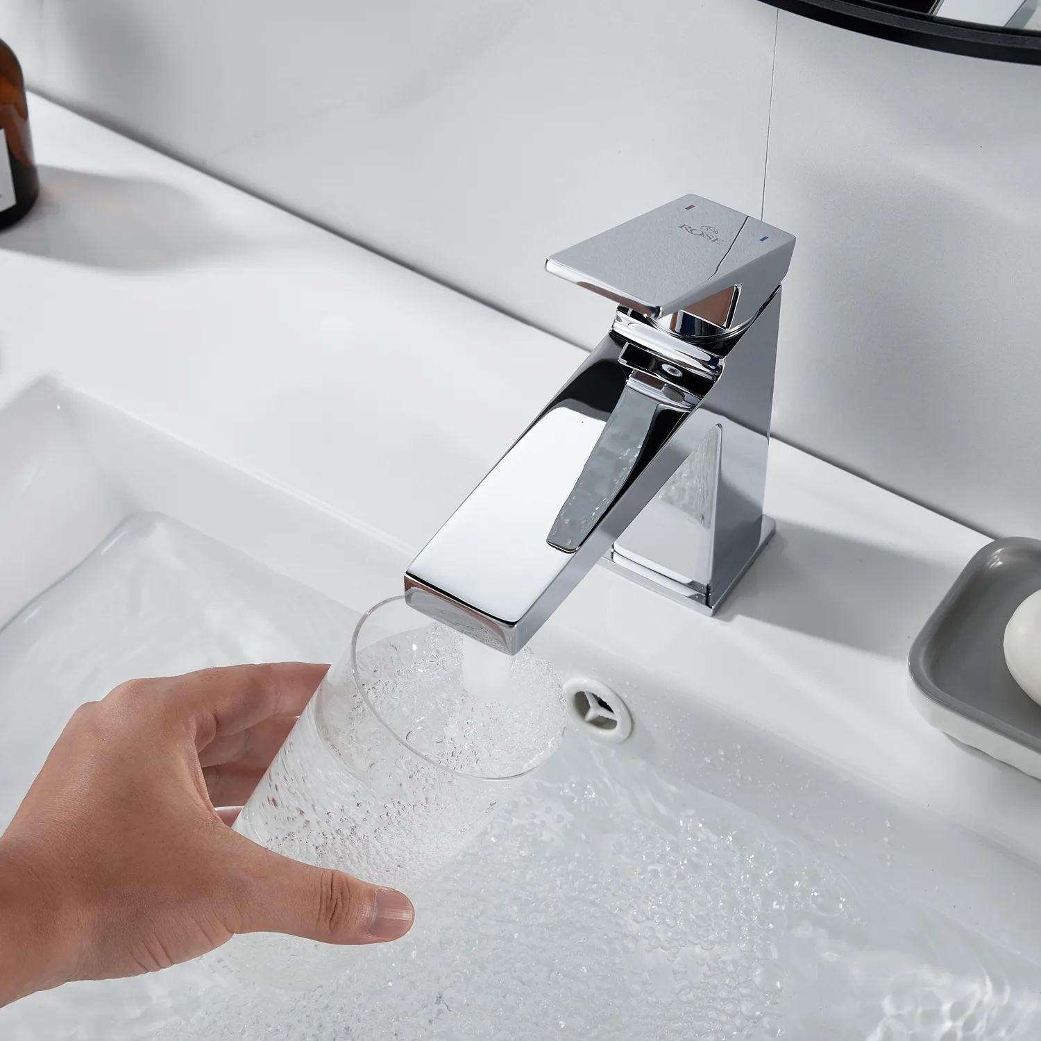 Смеситель для раковины Rose R2801, хром