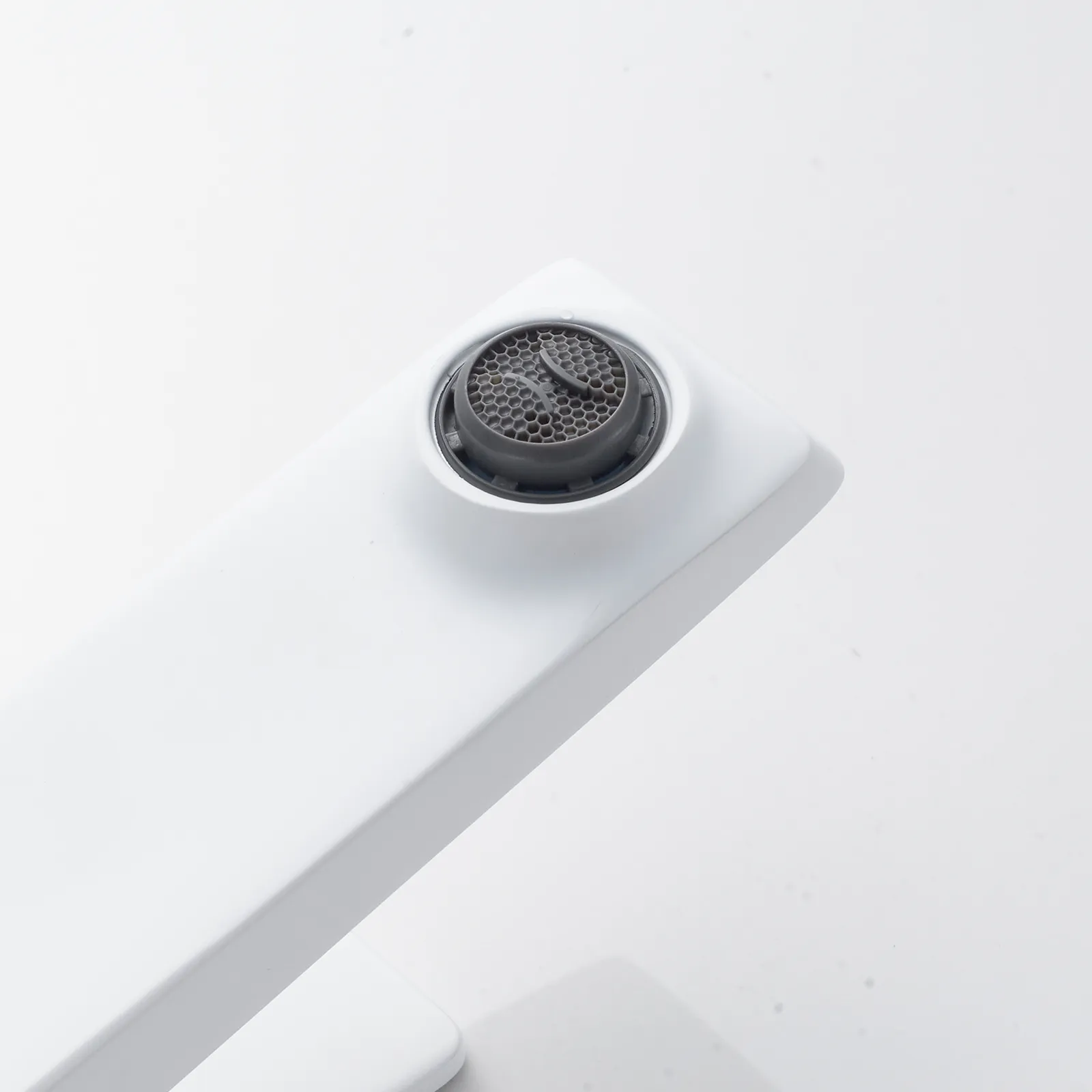 Смеситель для раковины Shevanik S4401C, белый