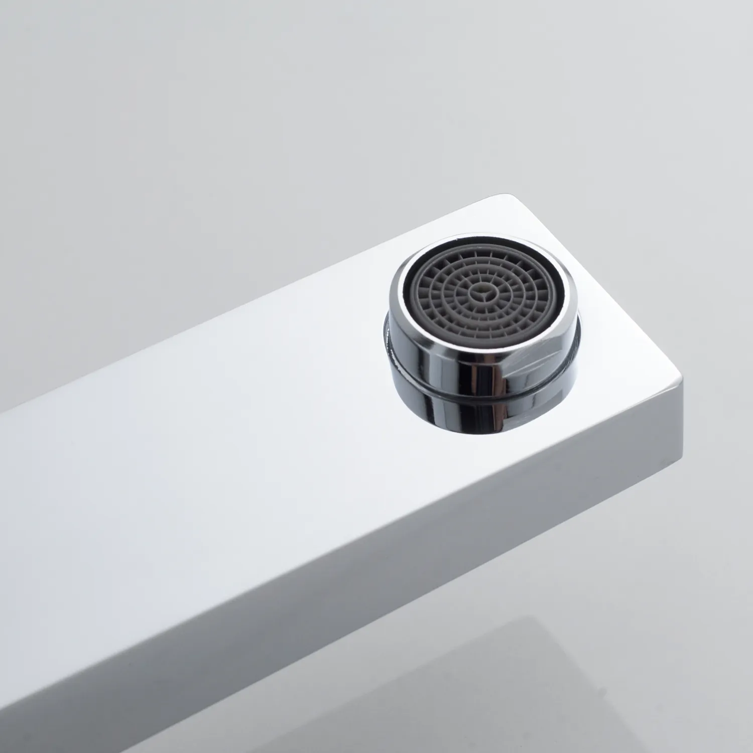 Смеситель для раковины высокий Rose R2811, хром