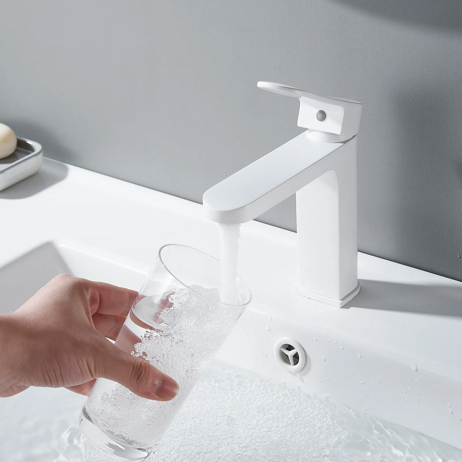 Смеситель для раковины Shevanik S4501C, белый