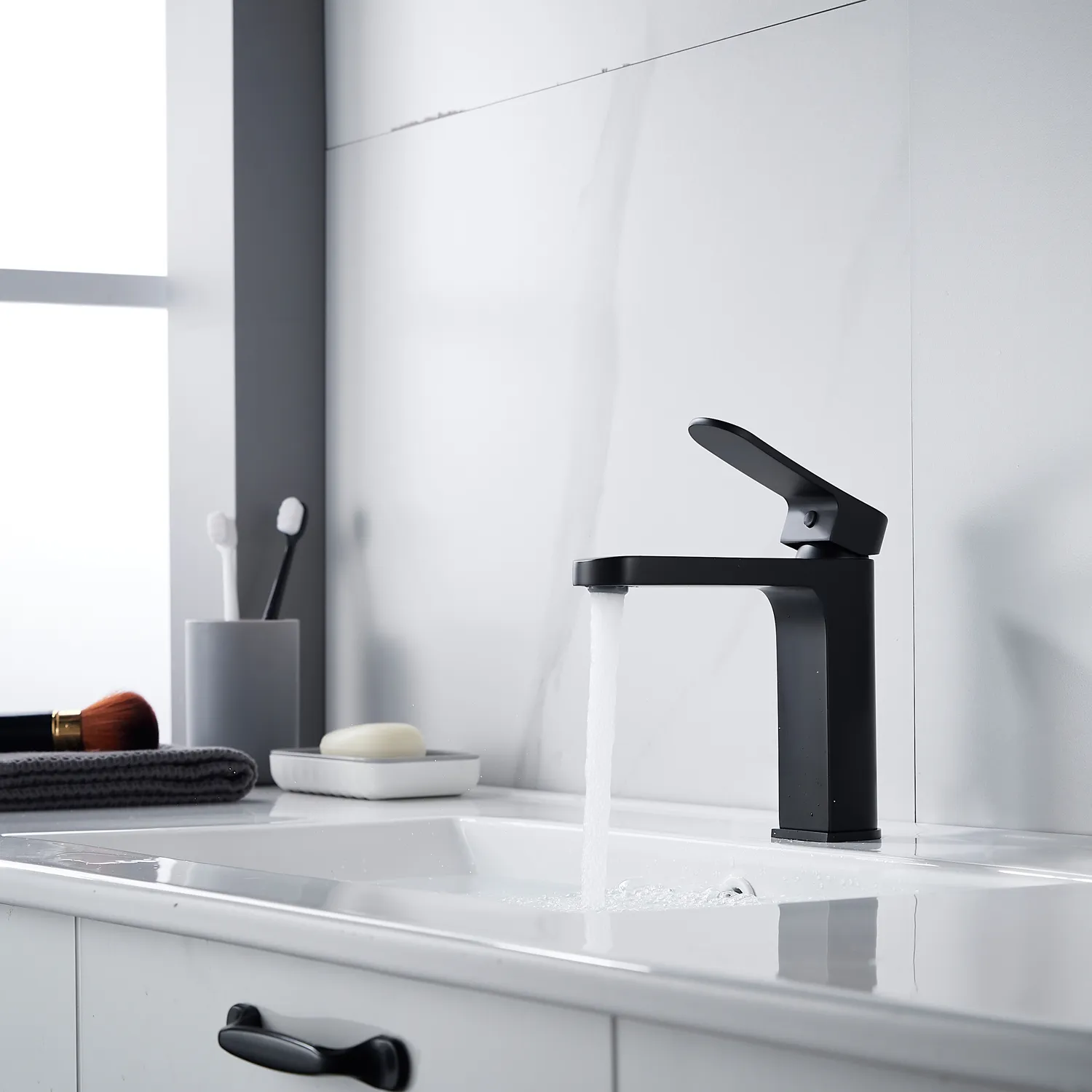 Смеситель для раковины Shevanik S4501H, черный