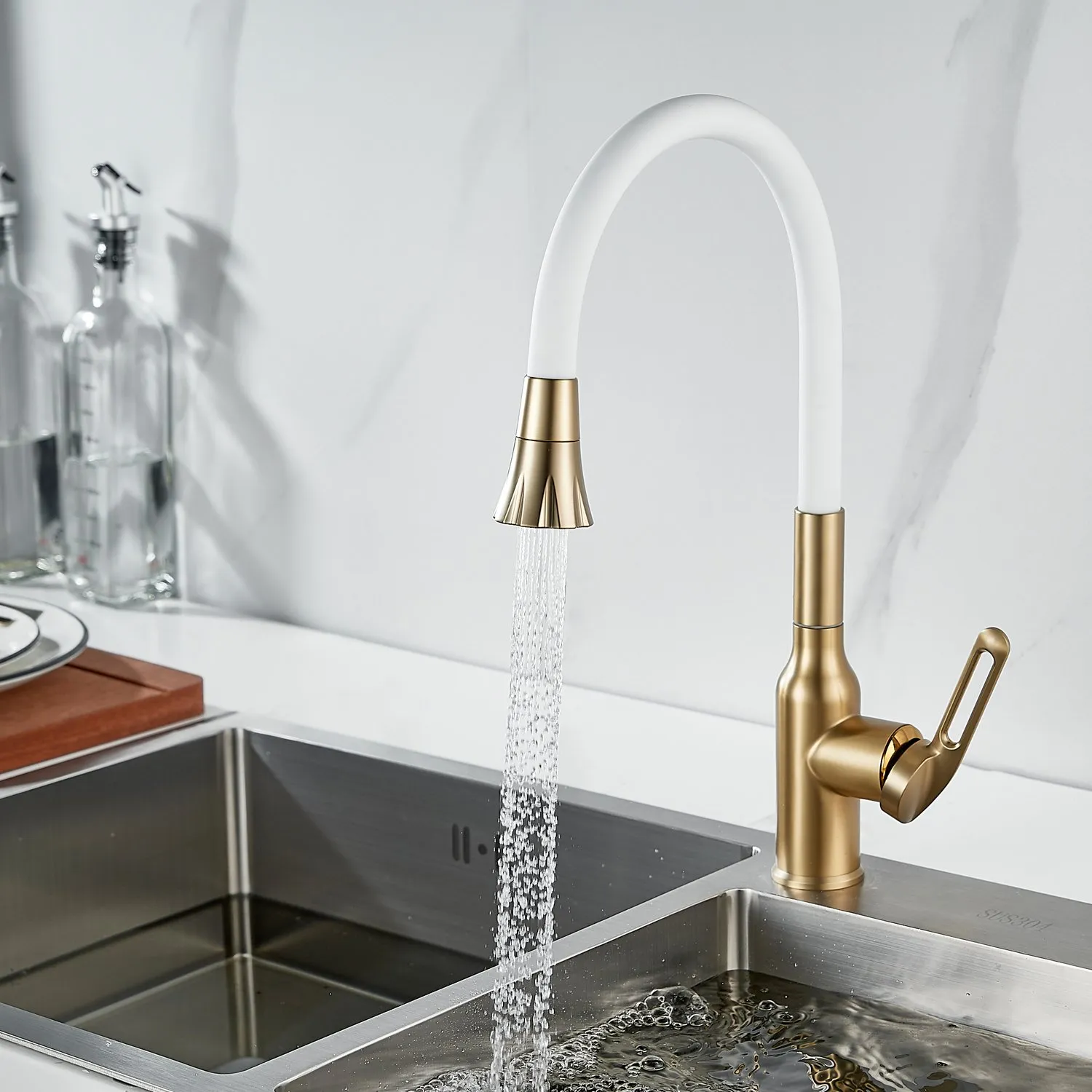 Смеситель для кухни с гибким изливом Raffine F303G-1, золотой сатин