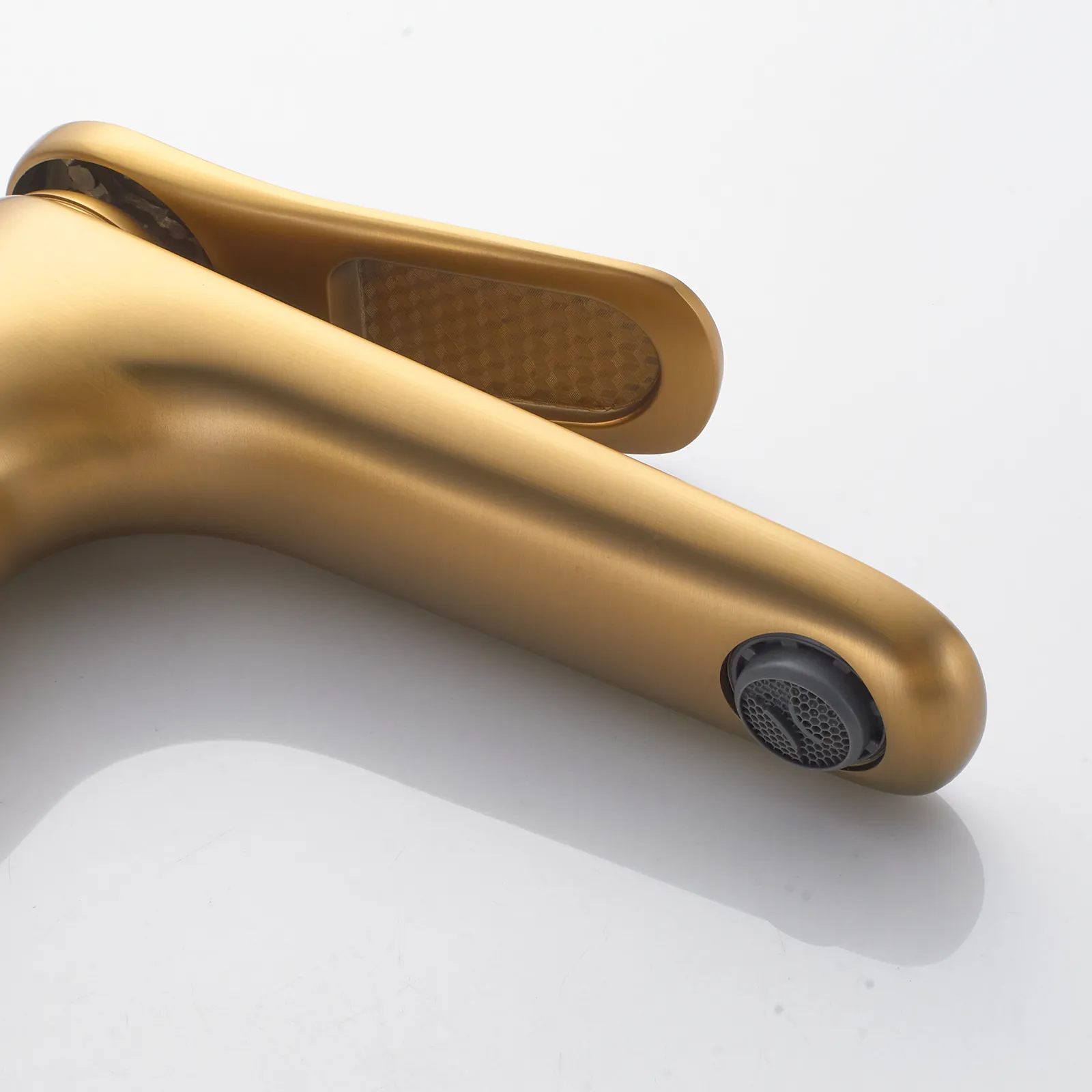 Смеситель для раковины Shevanik S4701G, золотой сатин