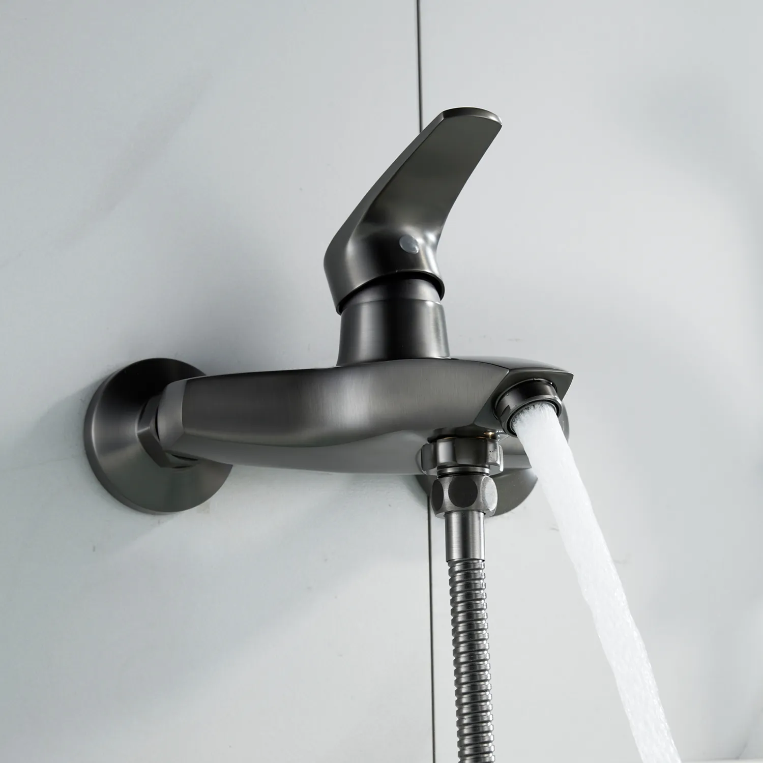 Смеситель для ванны Shevanik S5002T, оружейная сталь