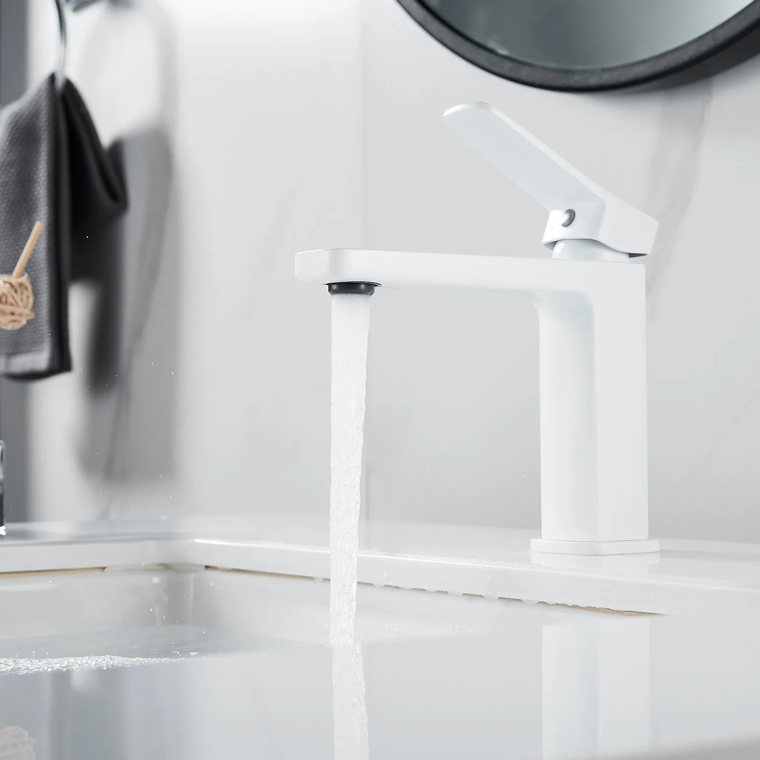 Смеситель для раковины Shevanik S9901C, белый