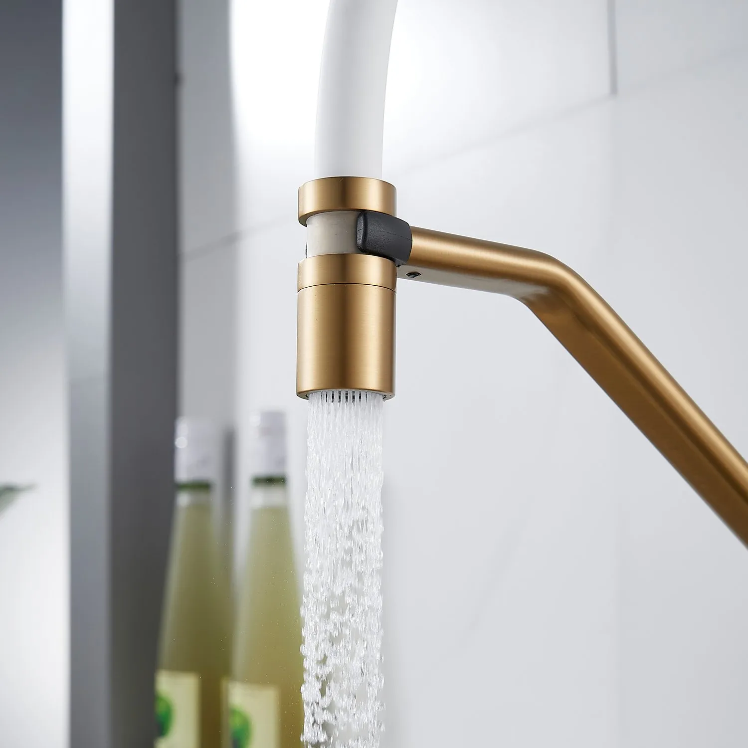 Смеситель для кухни с гибким изливом Shevanik S343G-1, золотой сатин