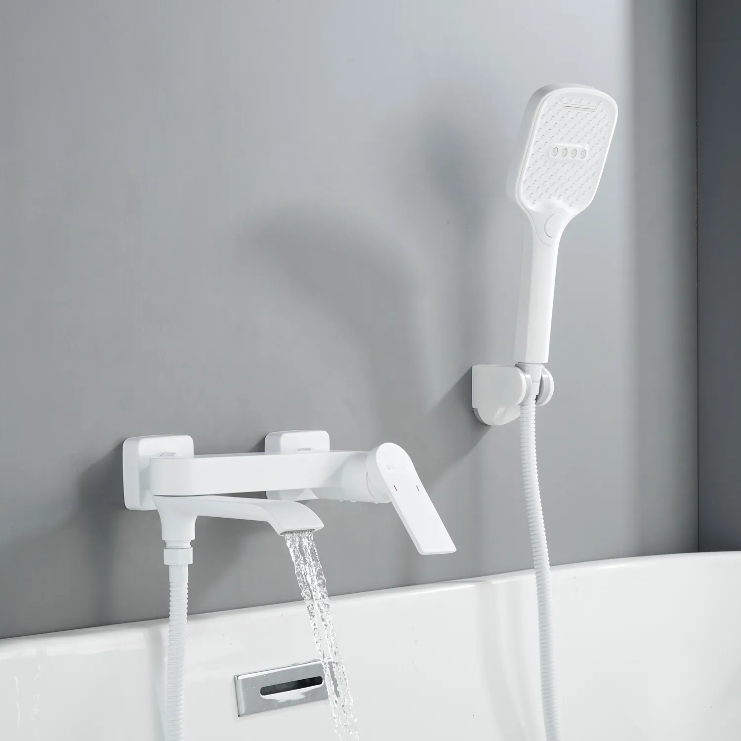 Смеситель для ванны Shevanik S4102C, белый