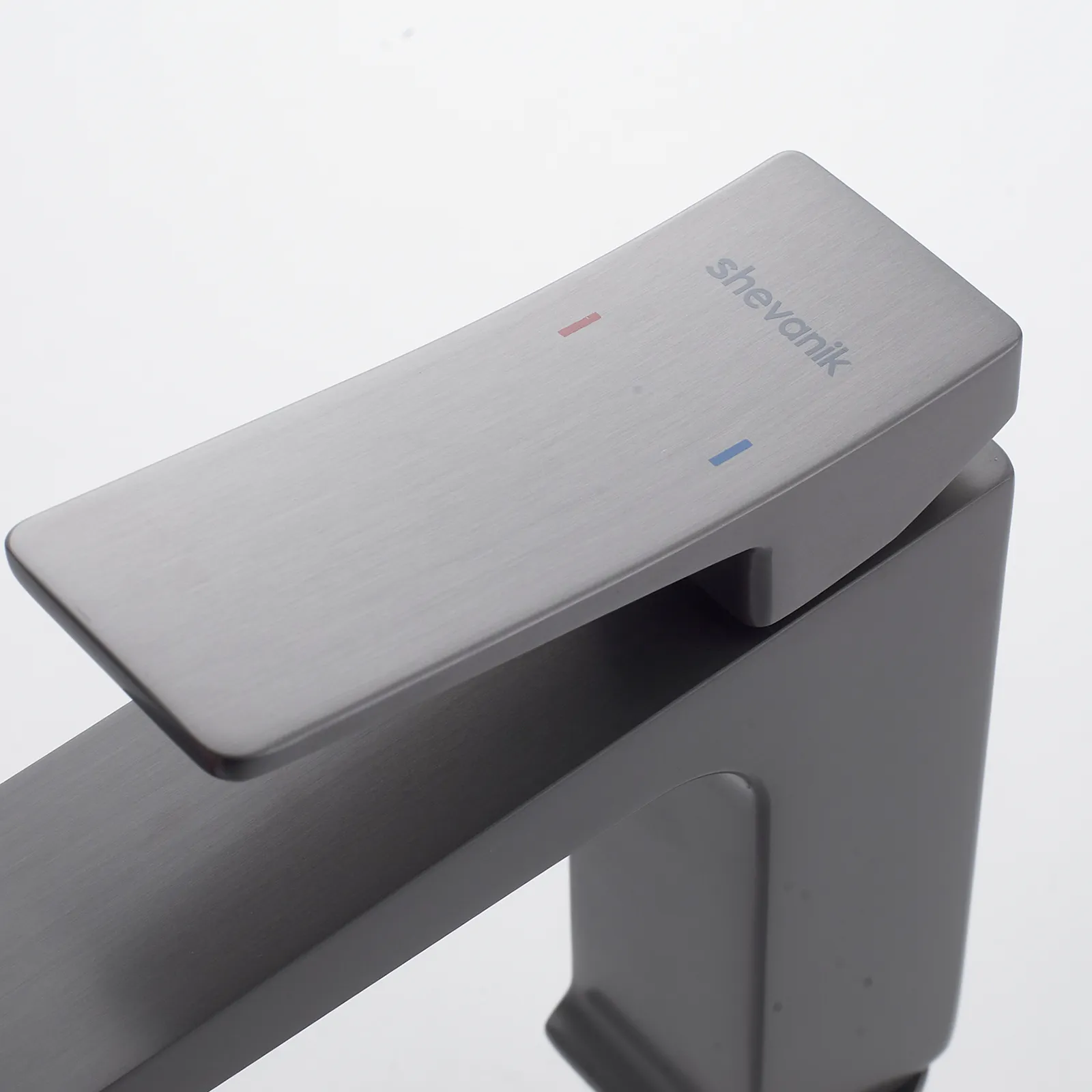 Смеситель для раковины Shevanik S4401T, оружейная сталь