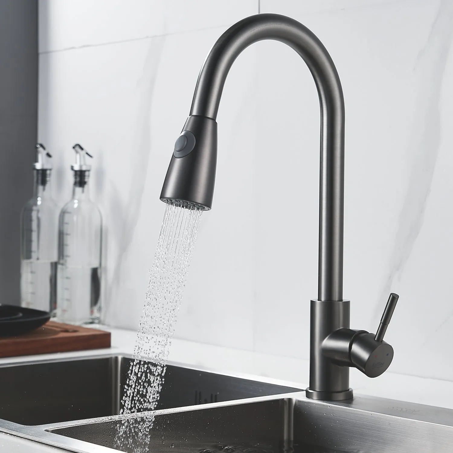 Смеситель для кухни с выдвижным изливом Raffine F213T, оружейная сталь