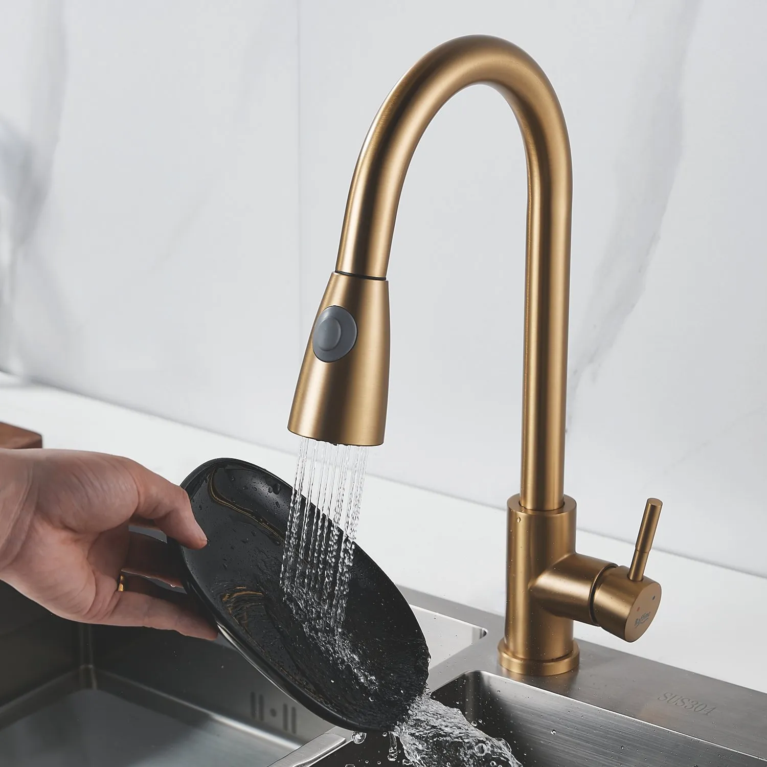 Смеситель для кухни с выдвижным изливом Raffine F213G, золотой сатин