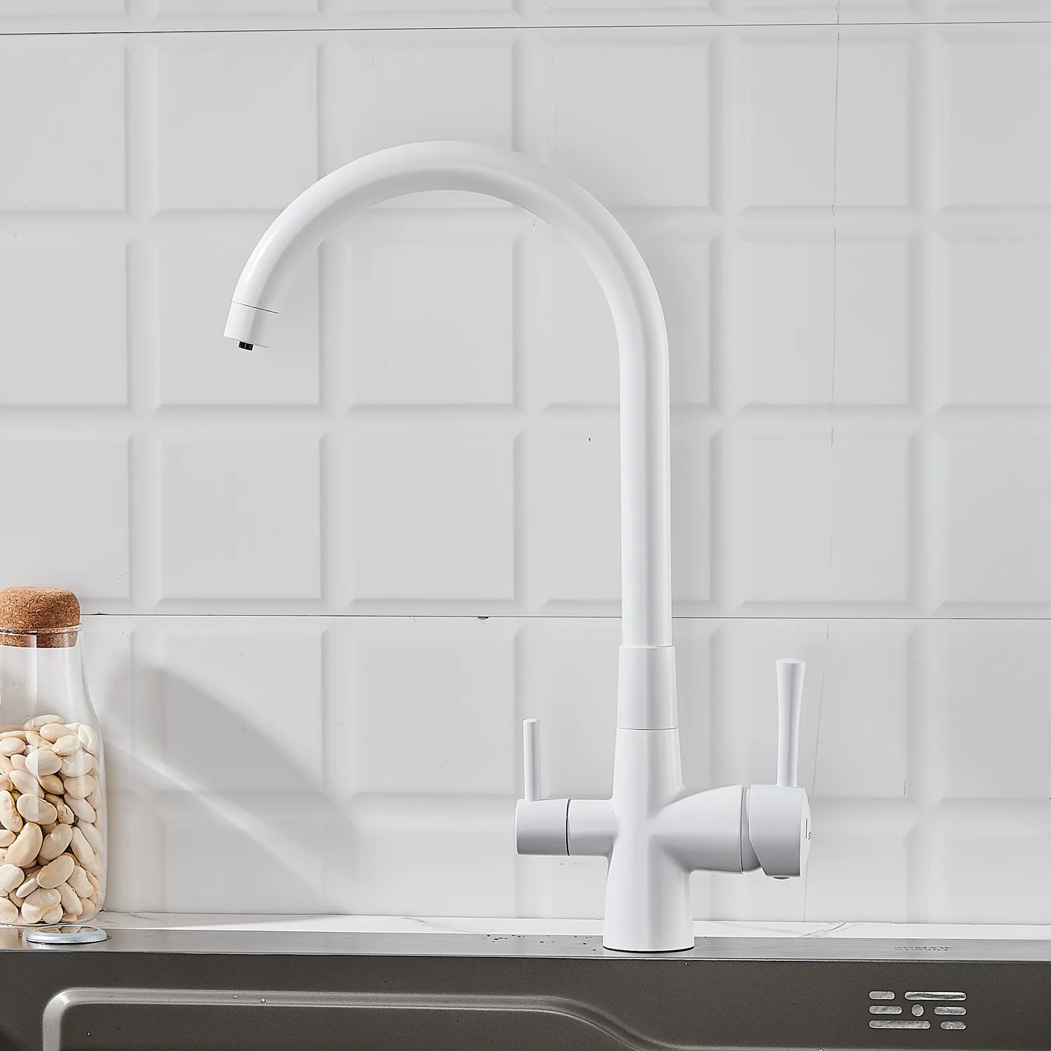 Смеситель для кухни с подключением фильтра Shevanik S428C, белый