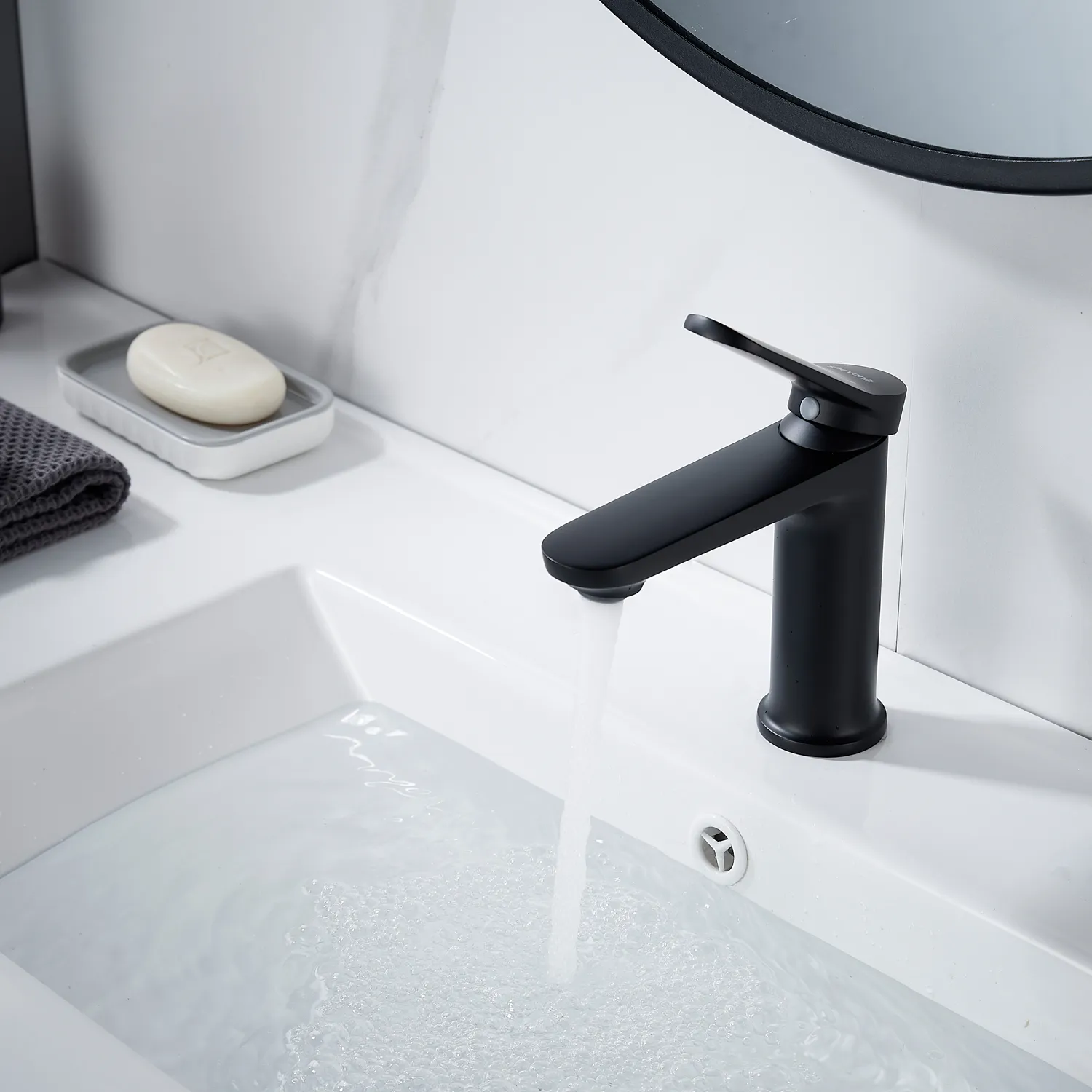 Смеситель для раковины Shevanik S4301H, черный