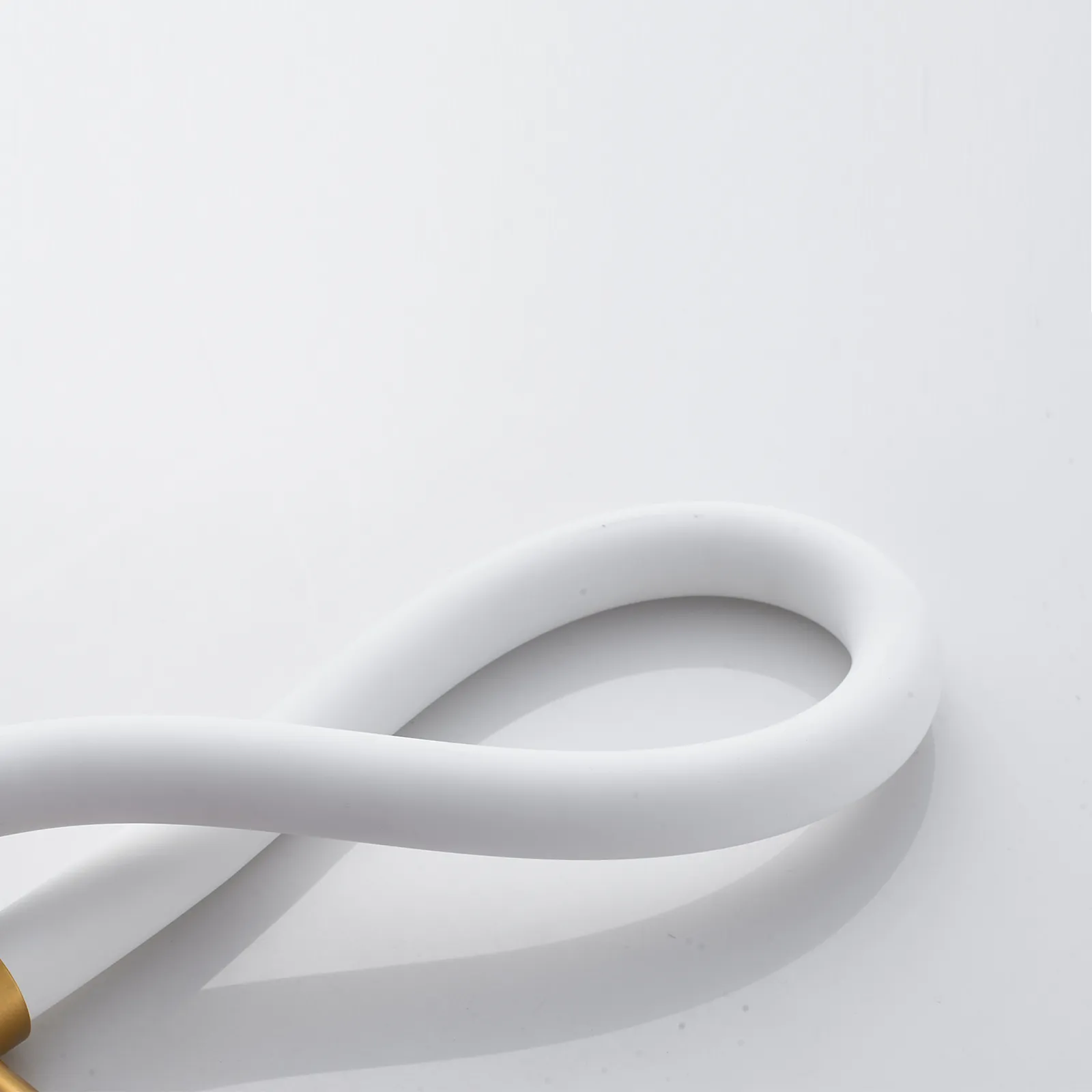 Смеситель для кухни с гибким изливом и режимом "душ" Shevanik S123G-1, золотой сатин