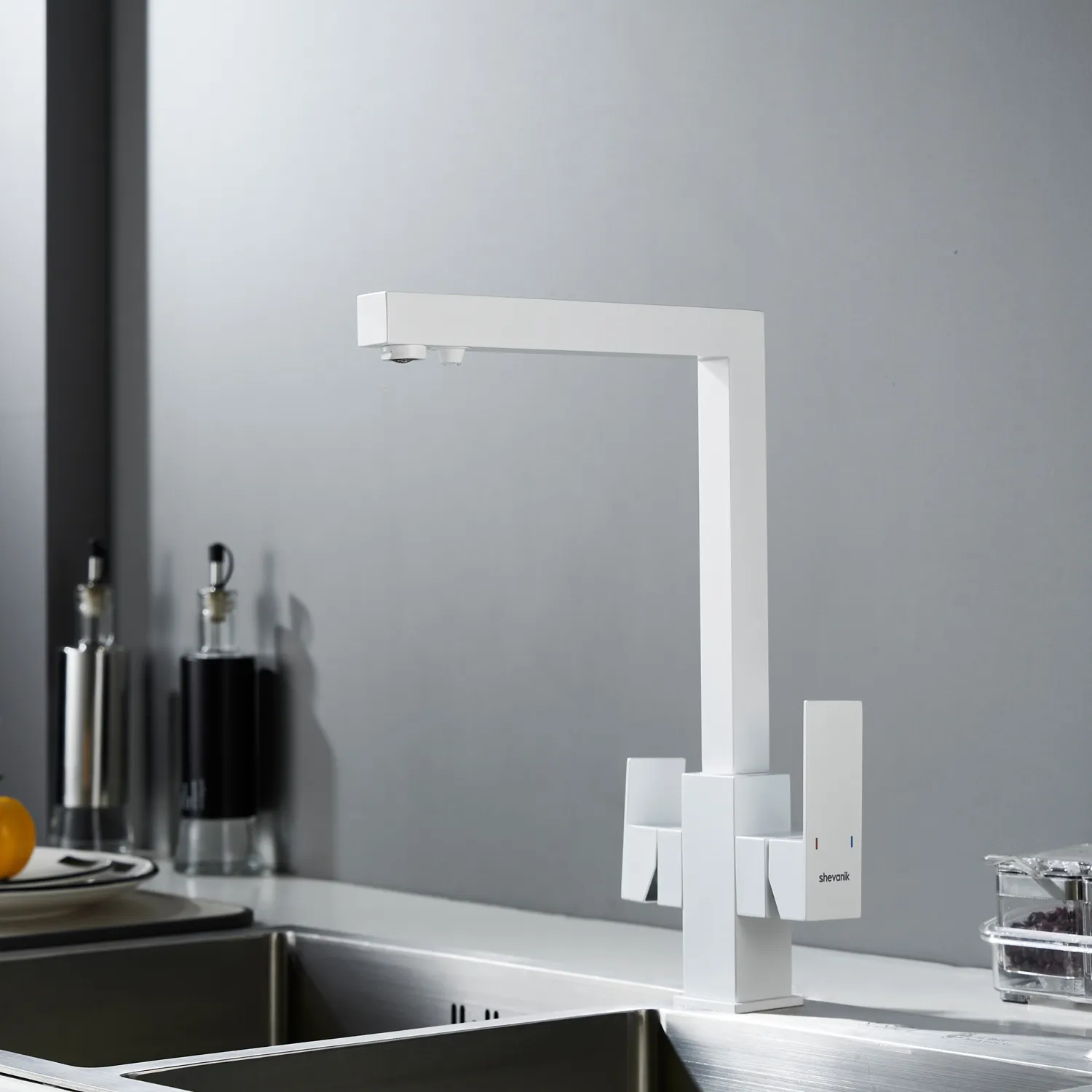 Смеситель для кухни с подключением фильтра Shevanik S148C, белый