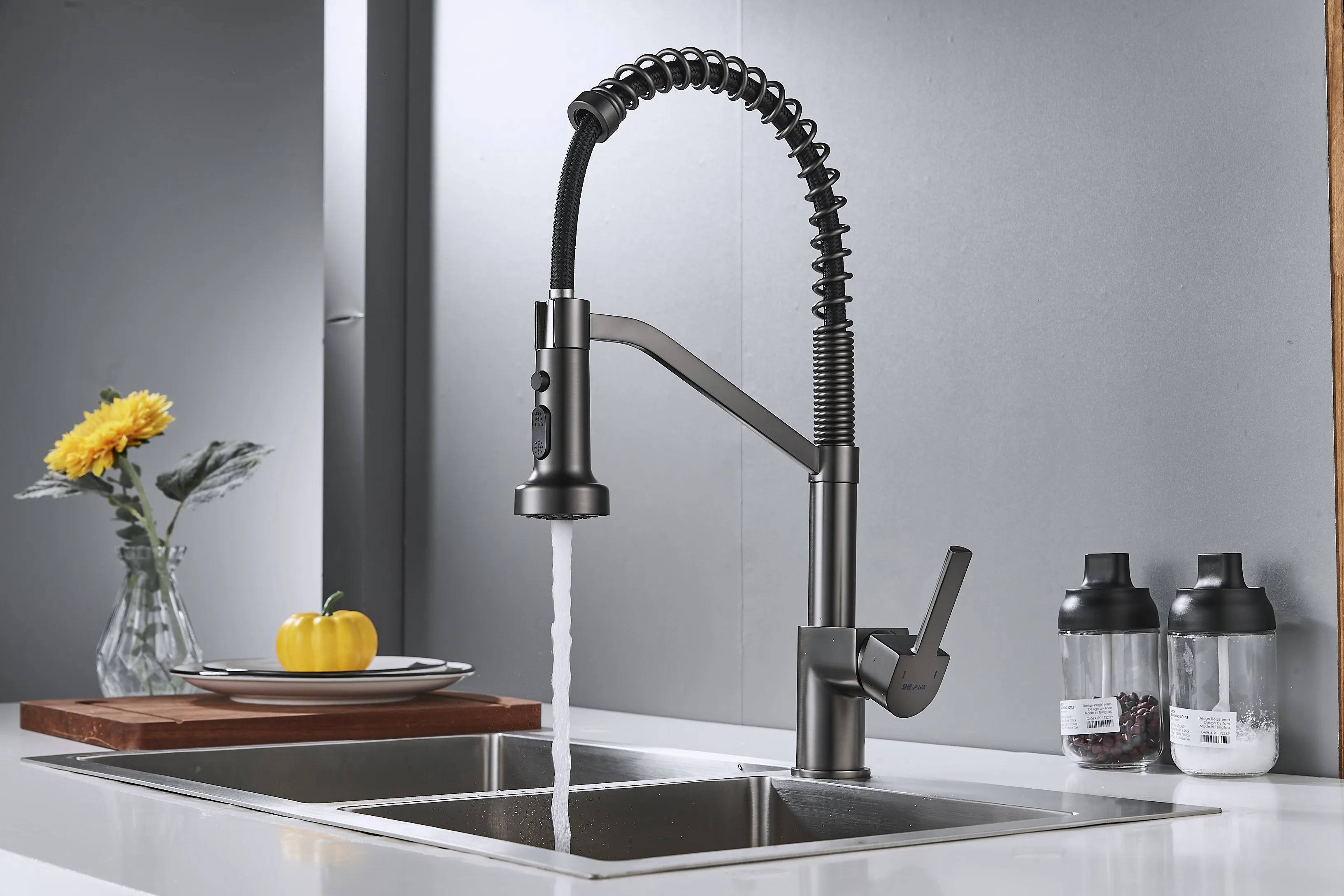 Смеситель для кухни с гибким изливом Shevanik S963T, оружейная сталь