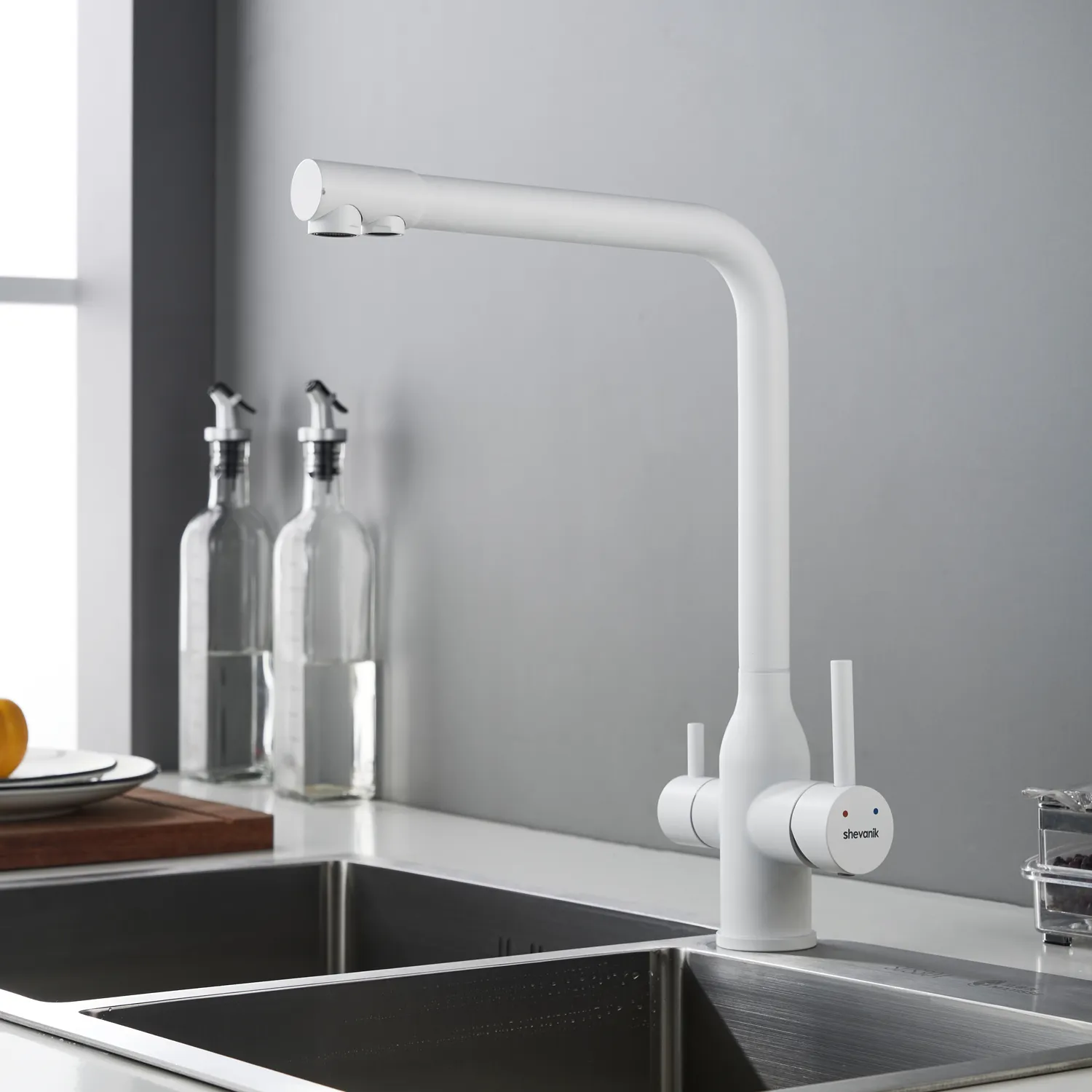 Смеситель для кухни с подключением фильтра Shevanik S248C, белый