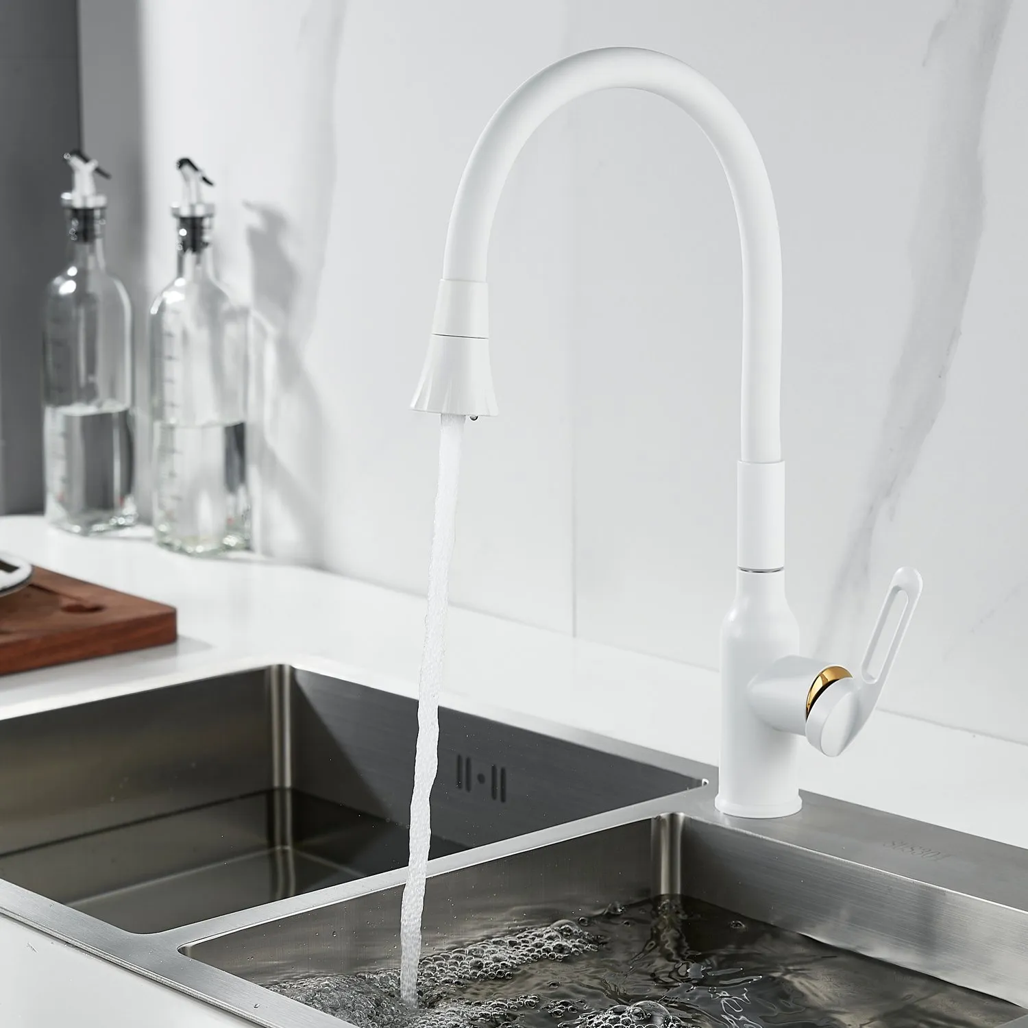 Смеситель для кухни с гибким изливом Raffine F303C-1, белый