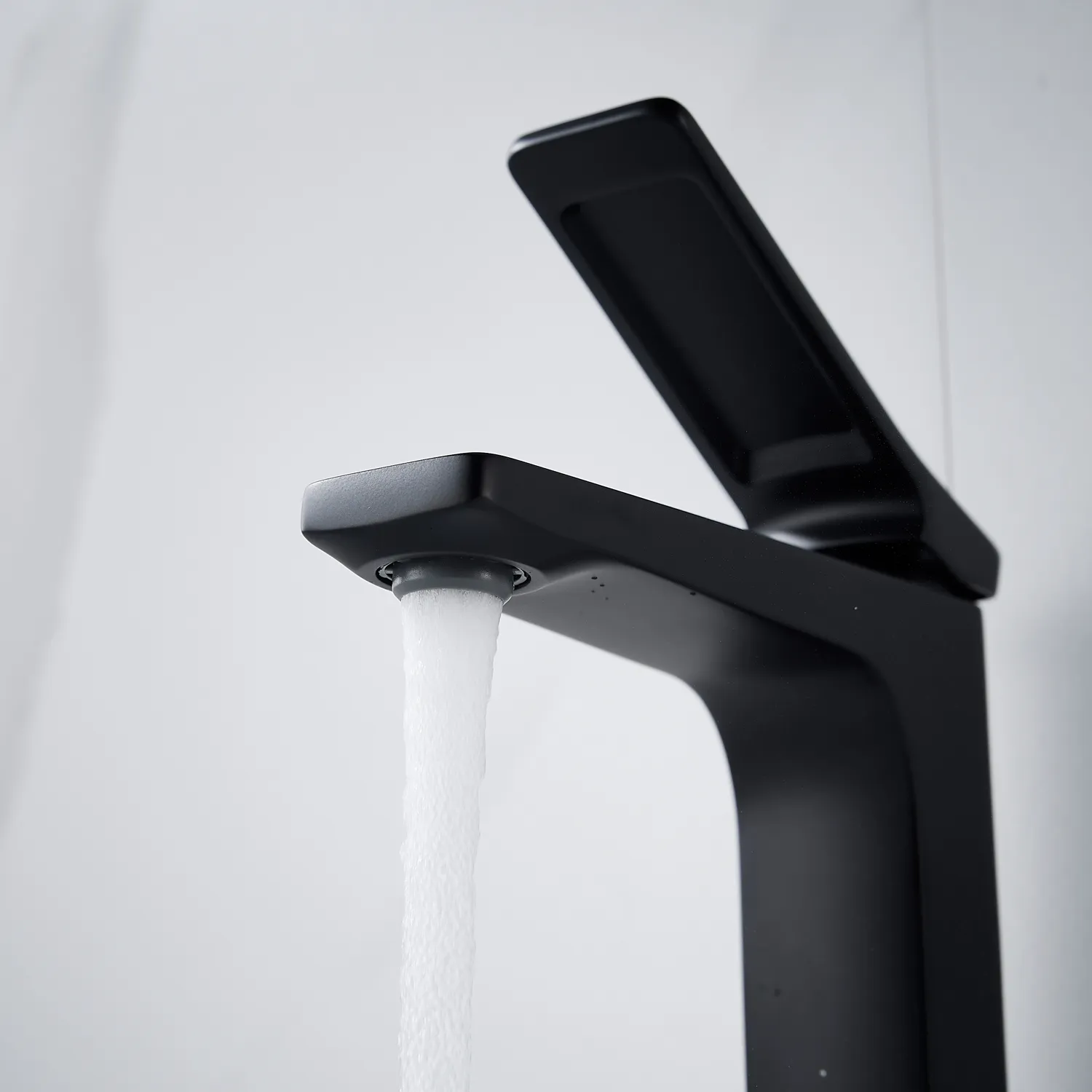 Смеситель для раковины Shevanik S4601H, черный