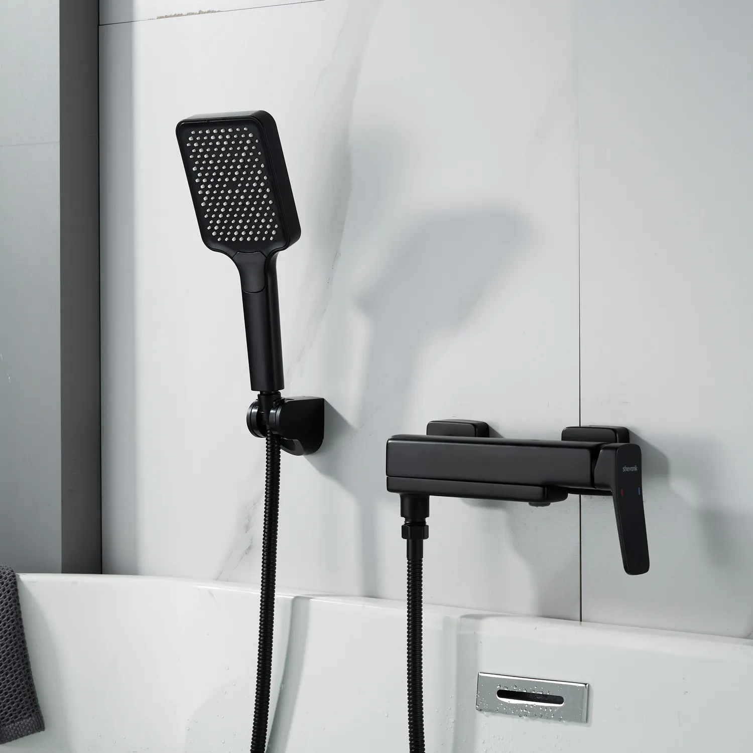 Смеситель для ванны Shevanik S9952H, черный