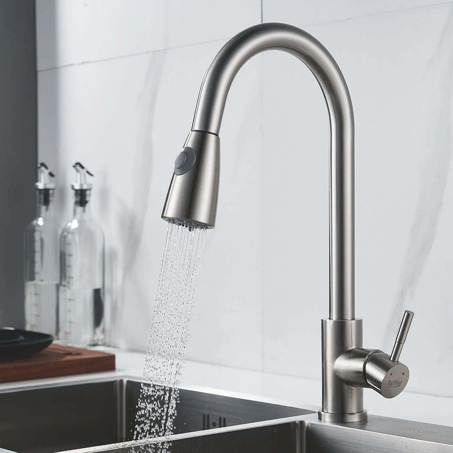 Смеситель для кухни с выдвижным изливом Raffine F213L, сатин