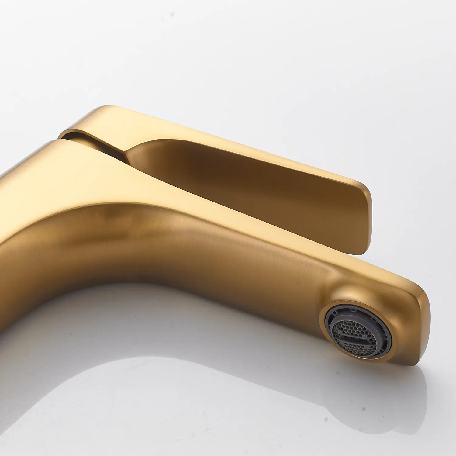 Смеситель для раковины Shevanik S4201G, золотой сатин